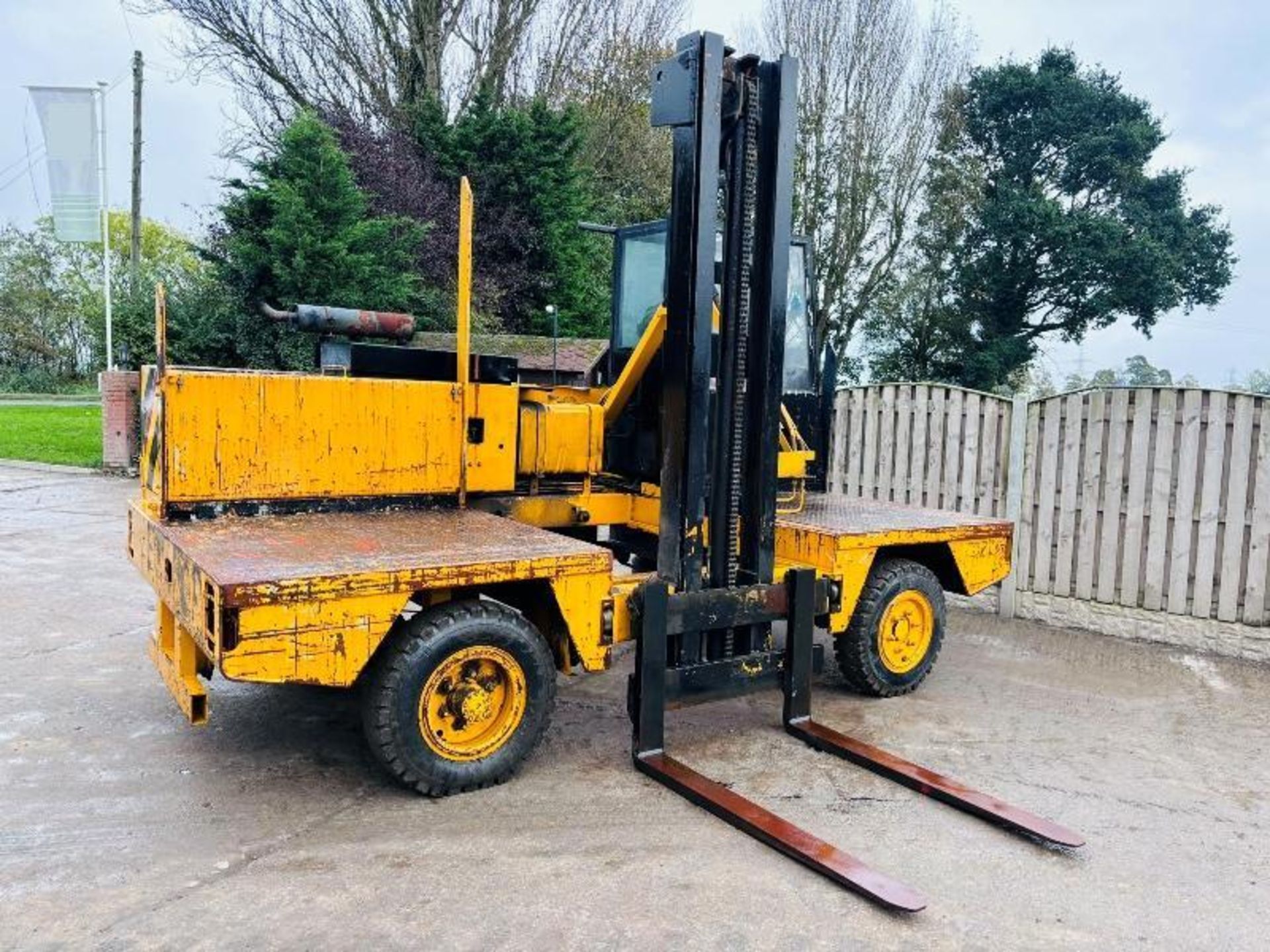 LANCER BOSS 437/MKVA-1 SIDE LOAD DIESEL FORKLIFT C/W PERKINS ENGINE - Image 2 of 13