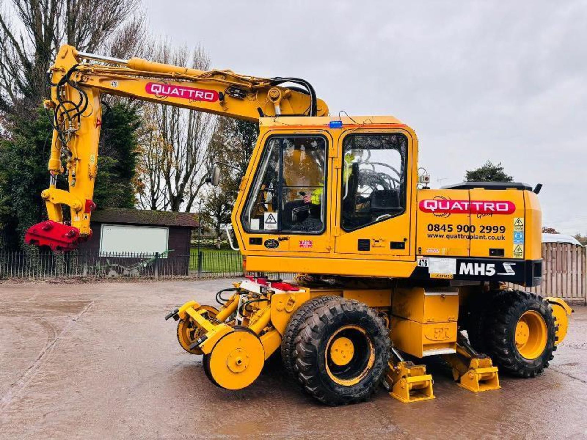 O&K MH5Z 4WD WHEELED EXCAVATOR C/W RAILWAY GEAR & 4 X SUPPORT LEGS - Image 18 of 18