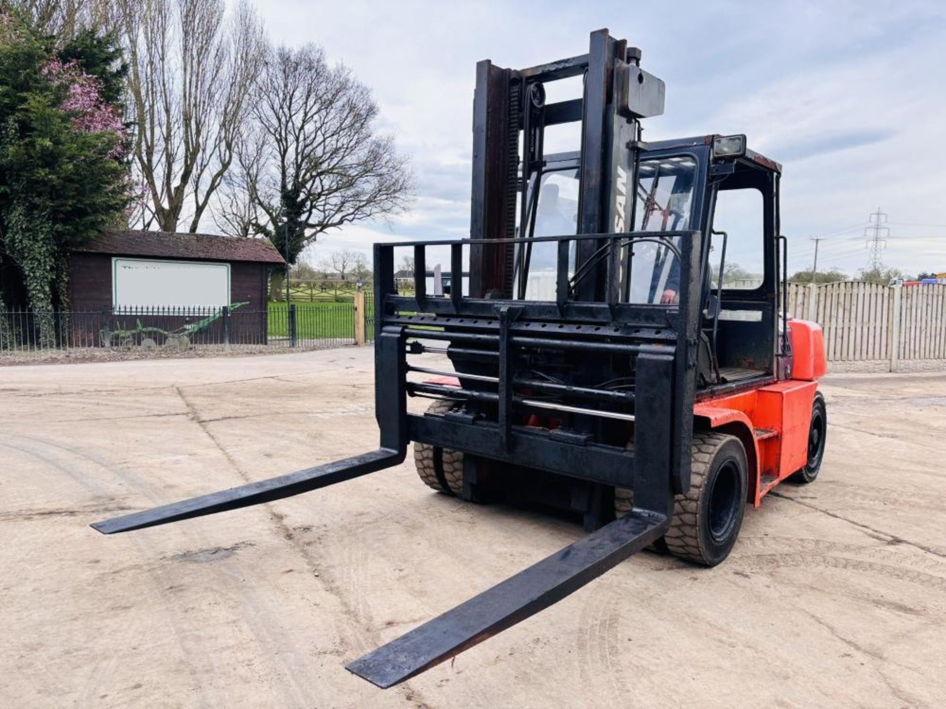 DOOSAN D706-5 7 TON DIESEL FORKLIFT *YEAR 2013* C/W SIDE SHIFT - Image 13 of 16