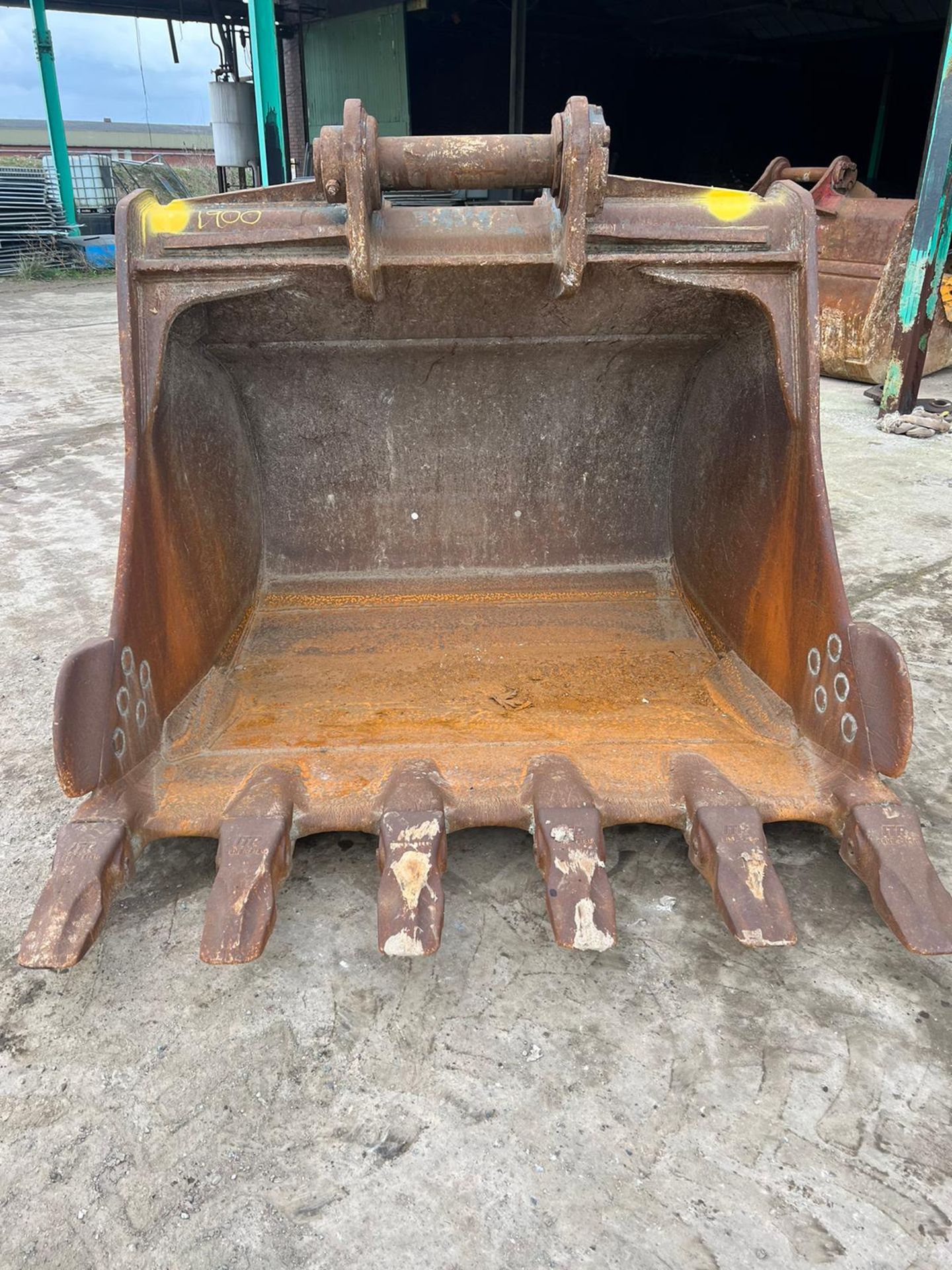 DIGGER BUCKET - 1780B, 580GP, 120 PINS