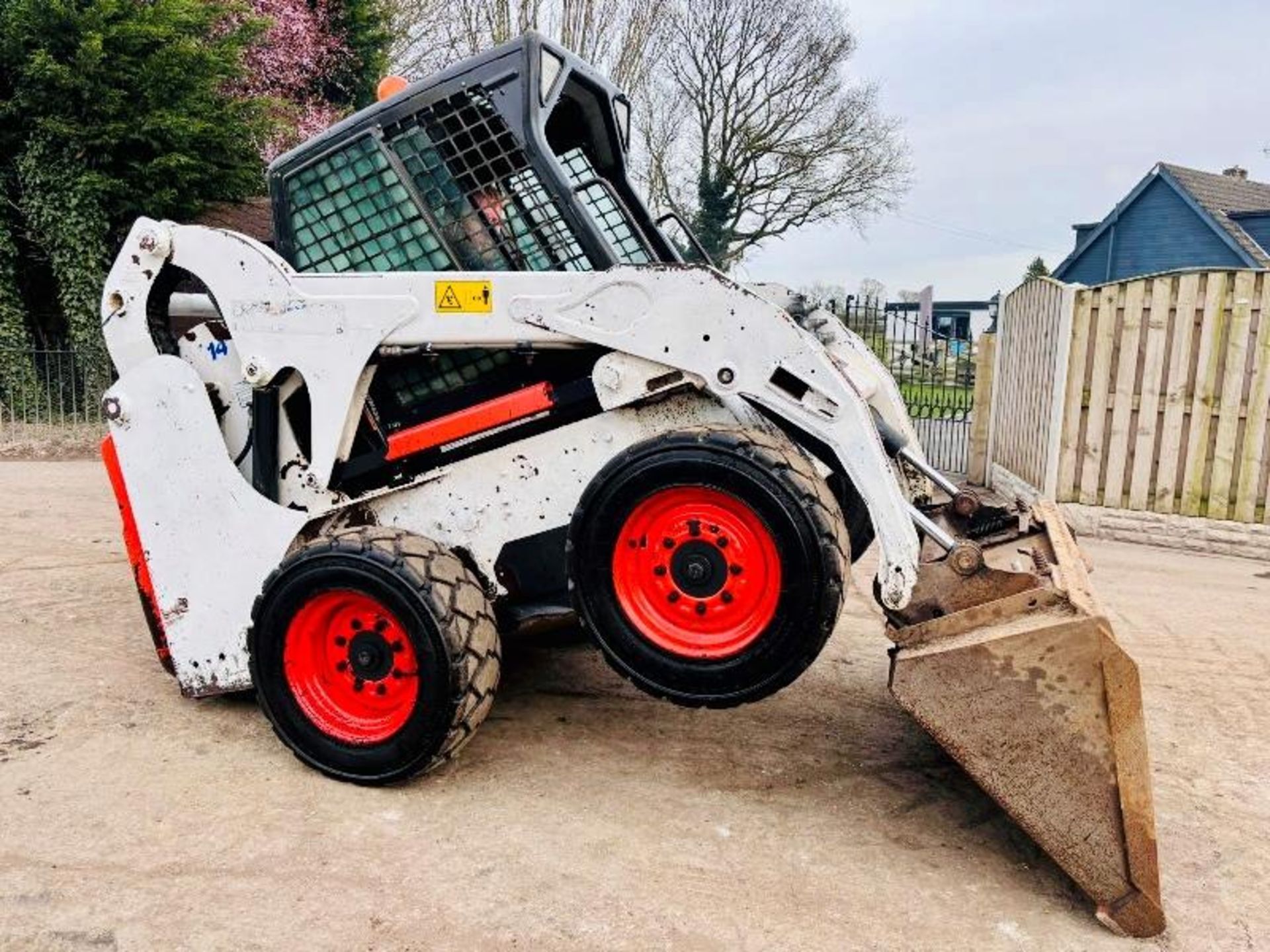 BOBCAT S185 4WD SKIDSTEER *YEAR 2011* C/W BUCKET  - Image 13 of 17