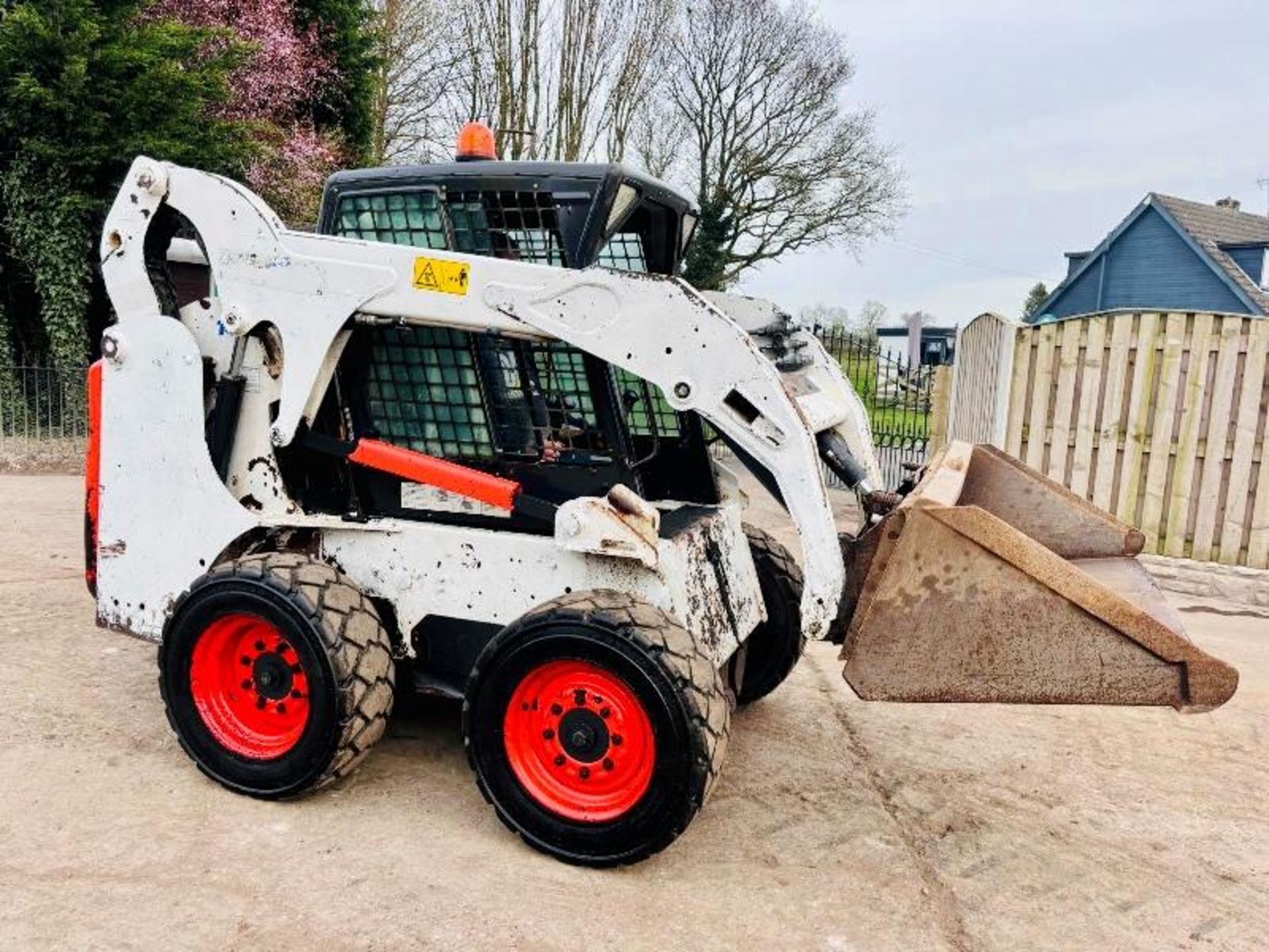 BOBCAT S185 4WD SKIDSTEER *YEAR 2011* C/W BUCKET  - Image 6 of 17