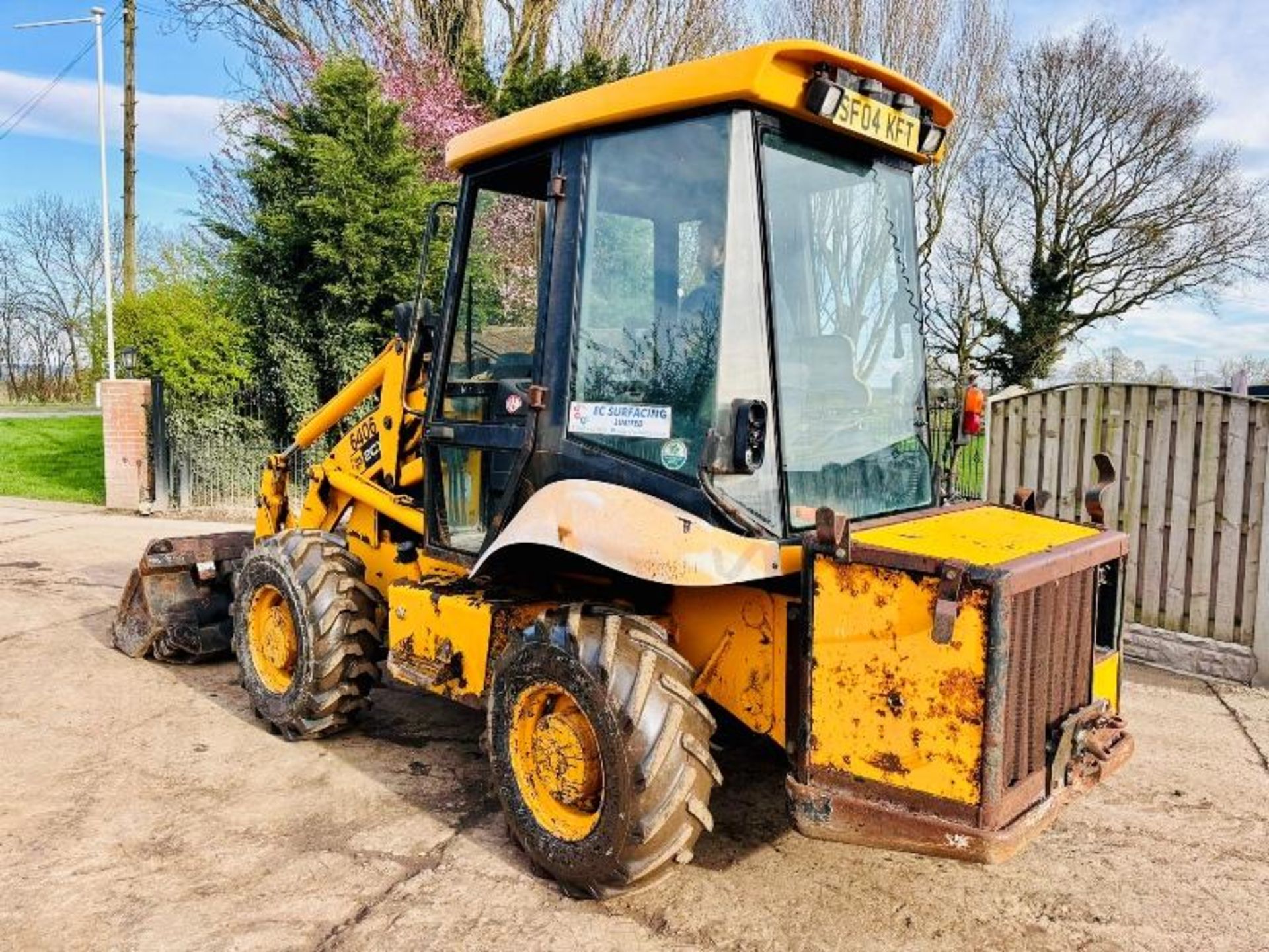 JCB 2CX 4WD LOADING SHOVEL C/W 4 WHEEL STEER & SIDE TIP BUCKET  - Image 10 of 16