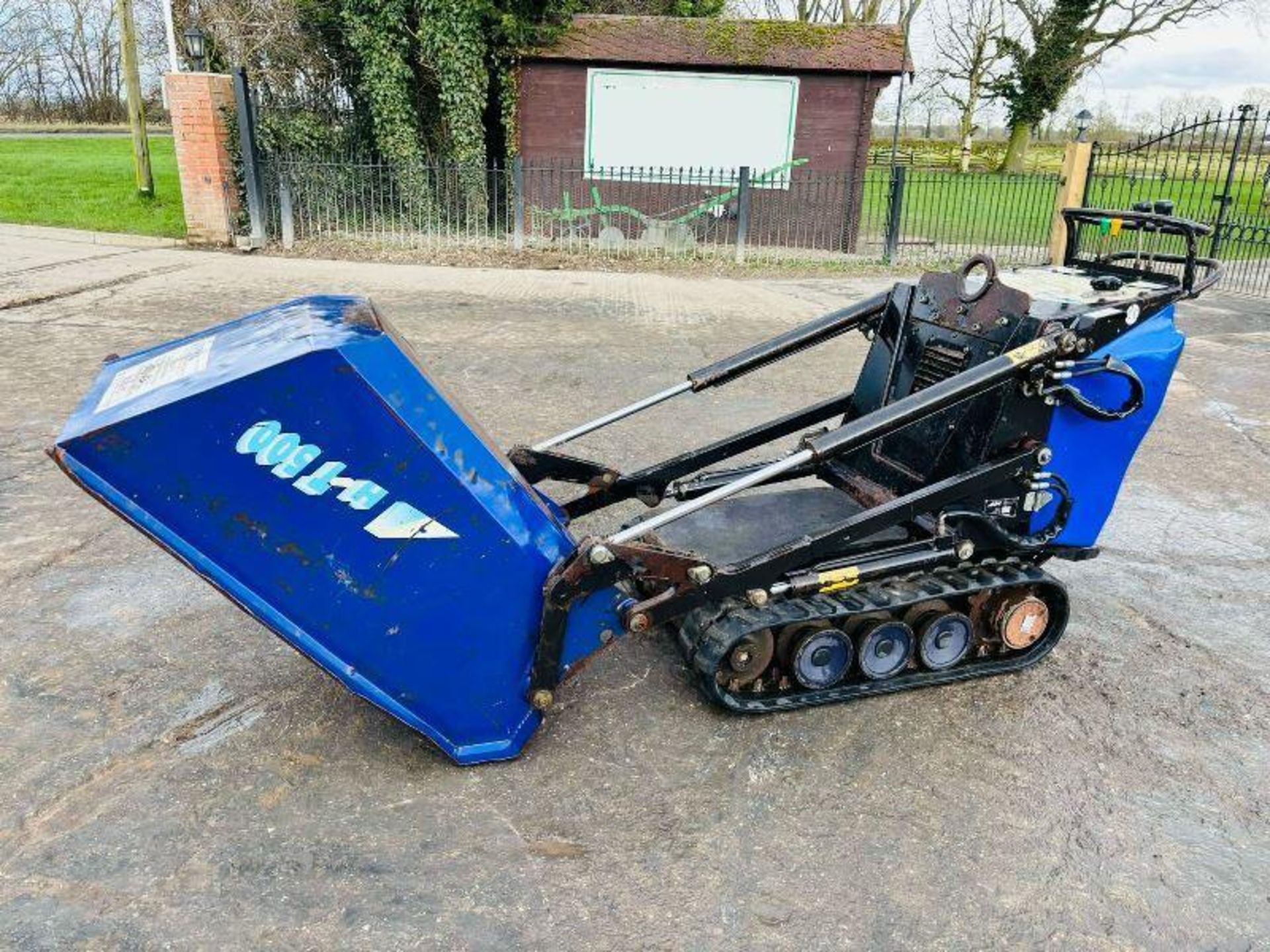 T.C.P HT500 HIGH TIP PEDESTRIAN TRACKED DIESEL DUMPER - Image 13 of 14