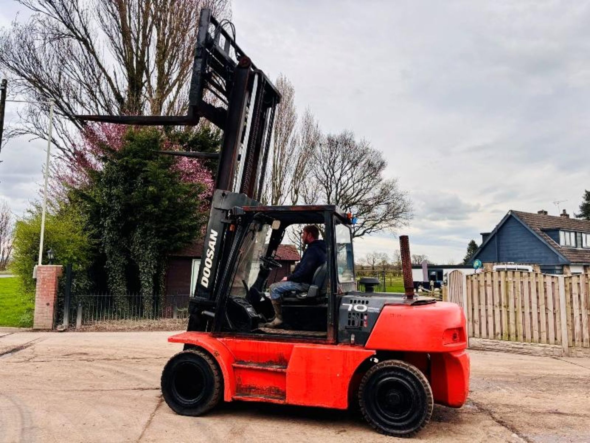 DOOSAN D706-5 7 TON DIESEL FORKLIFT *YEAR 2013* C/W SIDE SHIFT - Bild 11 aus 16