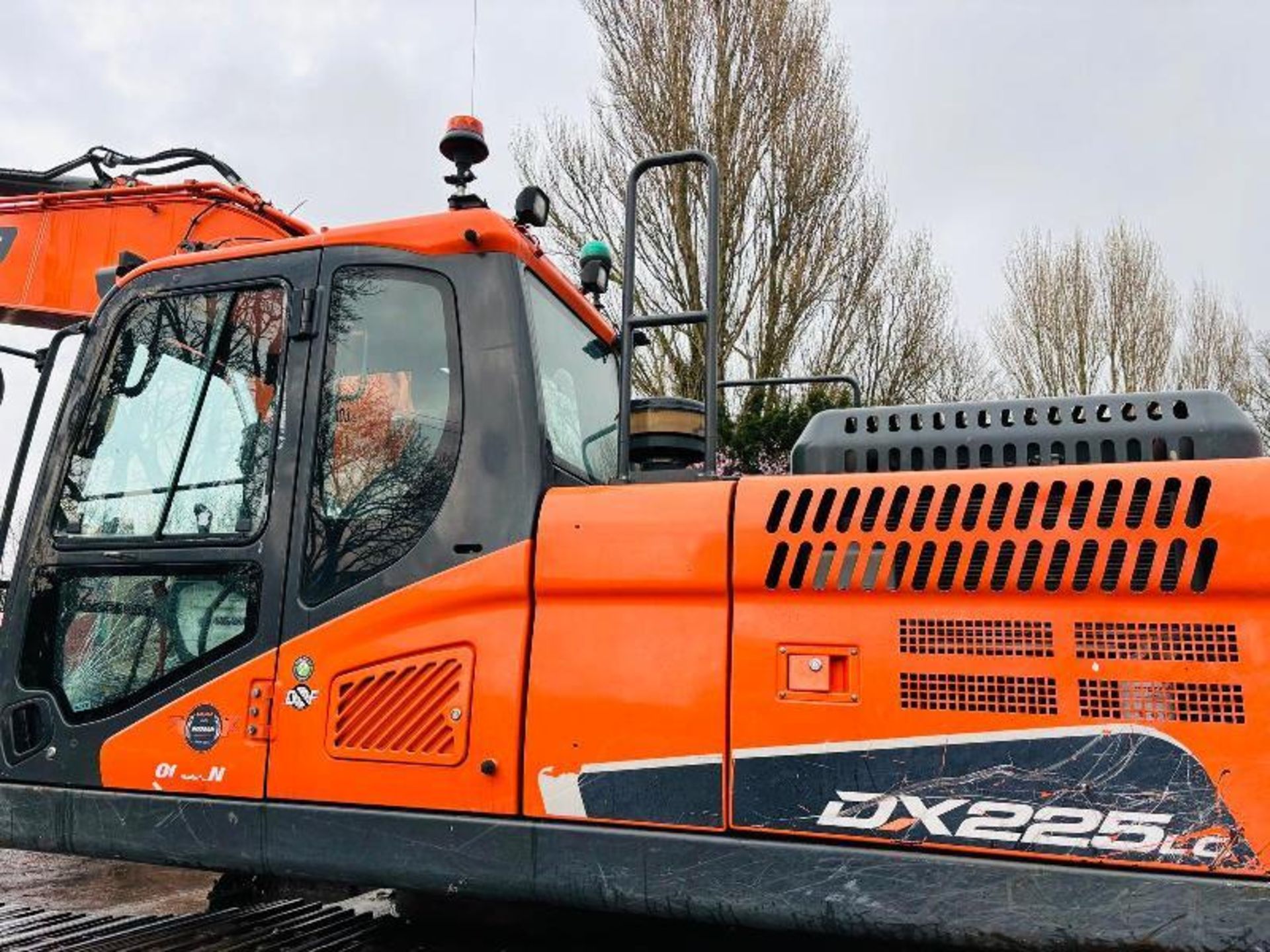 DOOSAN DX225LC-5 TRACKED EXCAVATOR *YEAR 2019* C/W BUCKET - Image 12 of 18