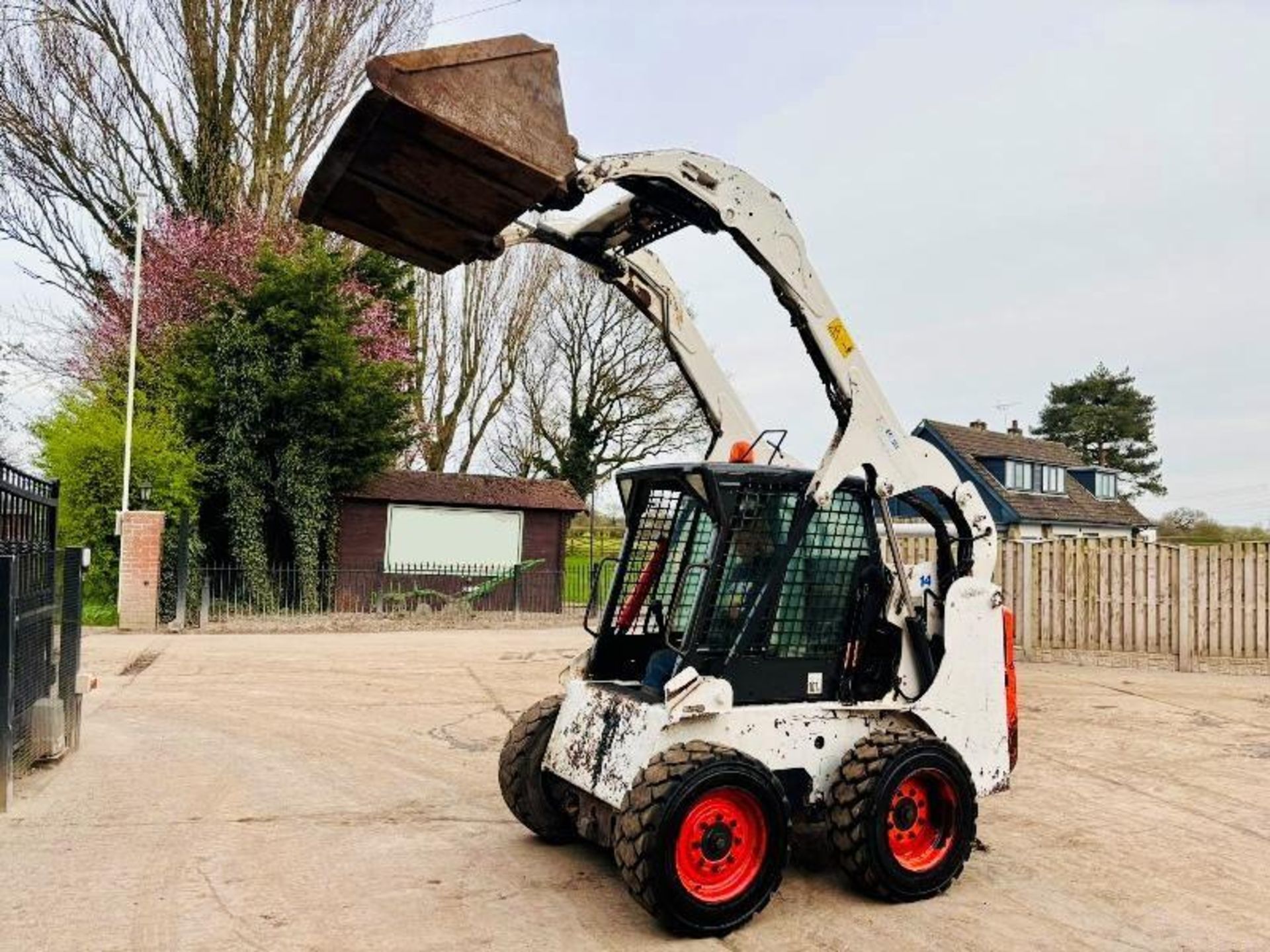 BOBCAT S185 4WD SKIDSTEER *YEAR 2011* C/W BUCKET  - Image 3 of 17