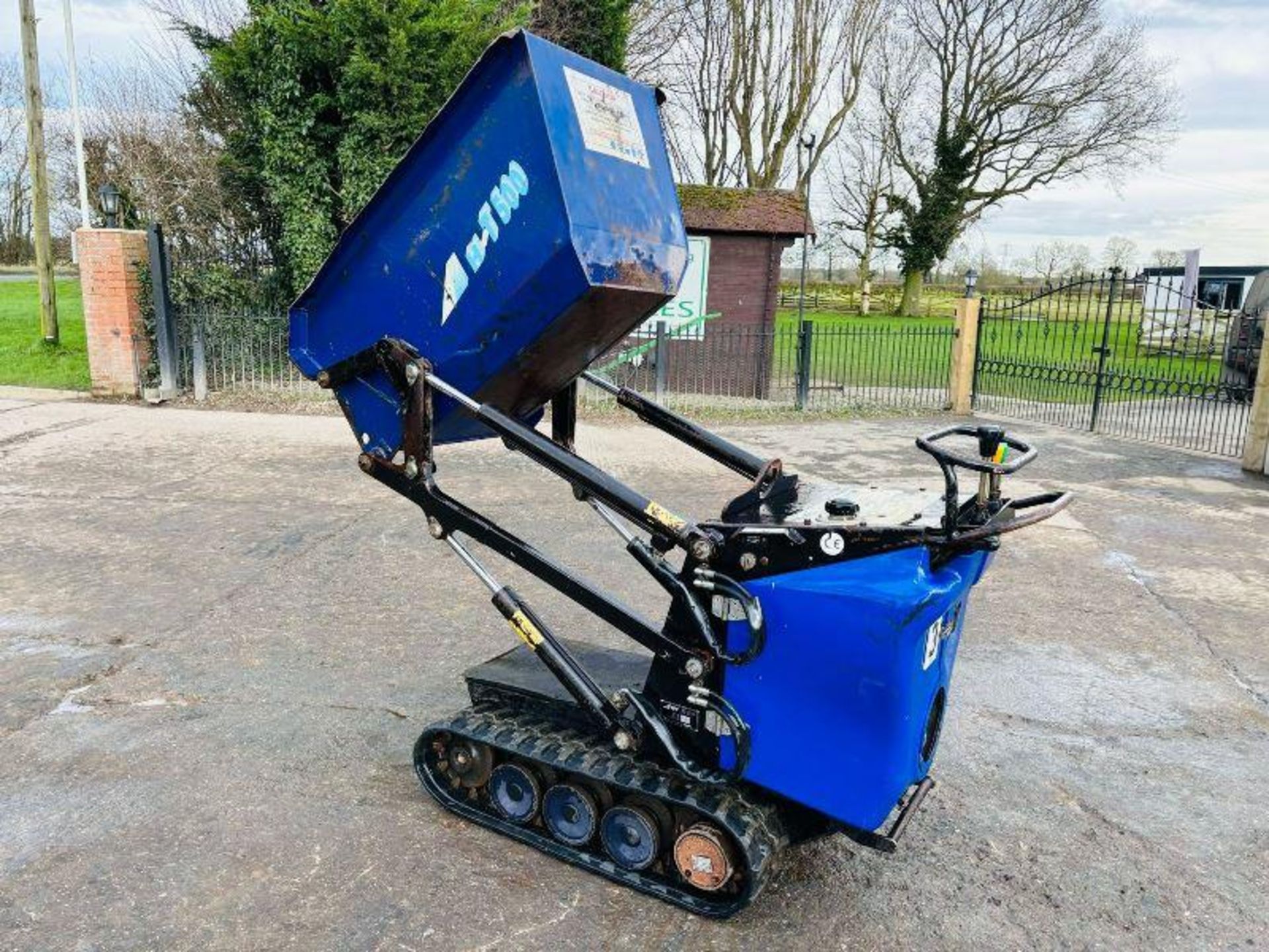 T.C.P HT500 HIGH TIP PEDESTRIAN TRACKED DIESEL DUMPER - Image 7 of 14