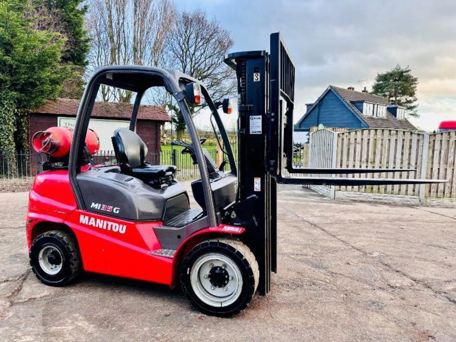 MANITOU MI35G CONTAINER SPEC FORKLIFT *YEAR 2016, 2070 HOURS* C/W SIDE SHIFT - Image 4 of 18