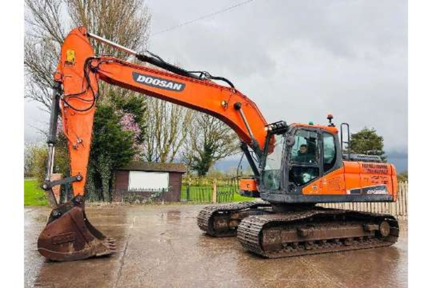 HAND PICKED SELECTION OF PLANT, Includes Excavators, Dumpers, Generators, Access Lifts, Rollers and General Plant ends from 5.30pm Sunday 24th