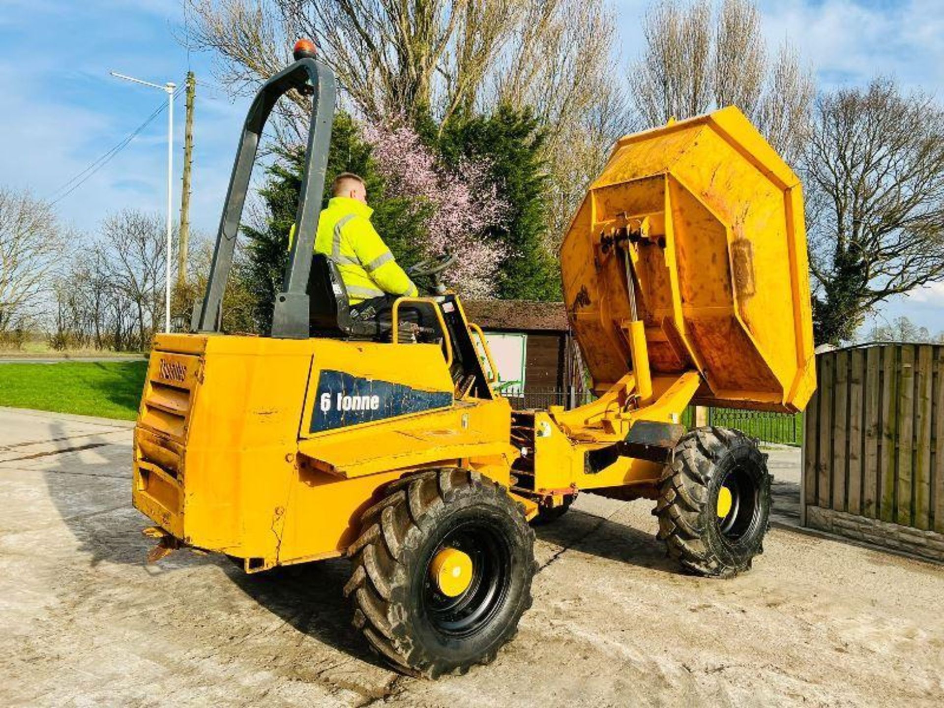 THWAITES 6 TON 4WD SWIVEL TIP DUMPER C/W PERKINS ENGINE - Bild 18 aus 19