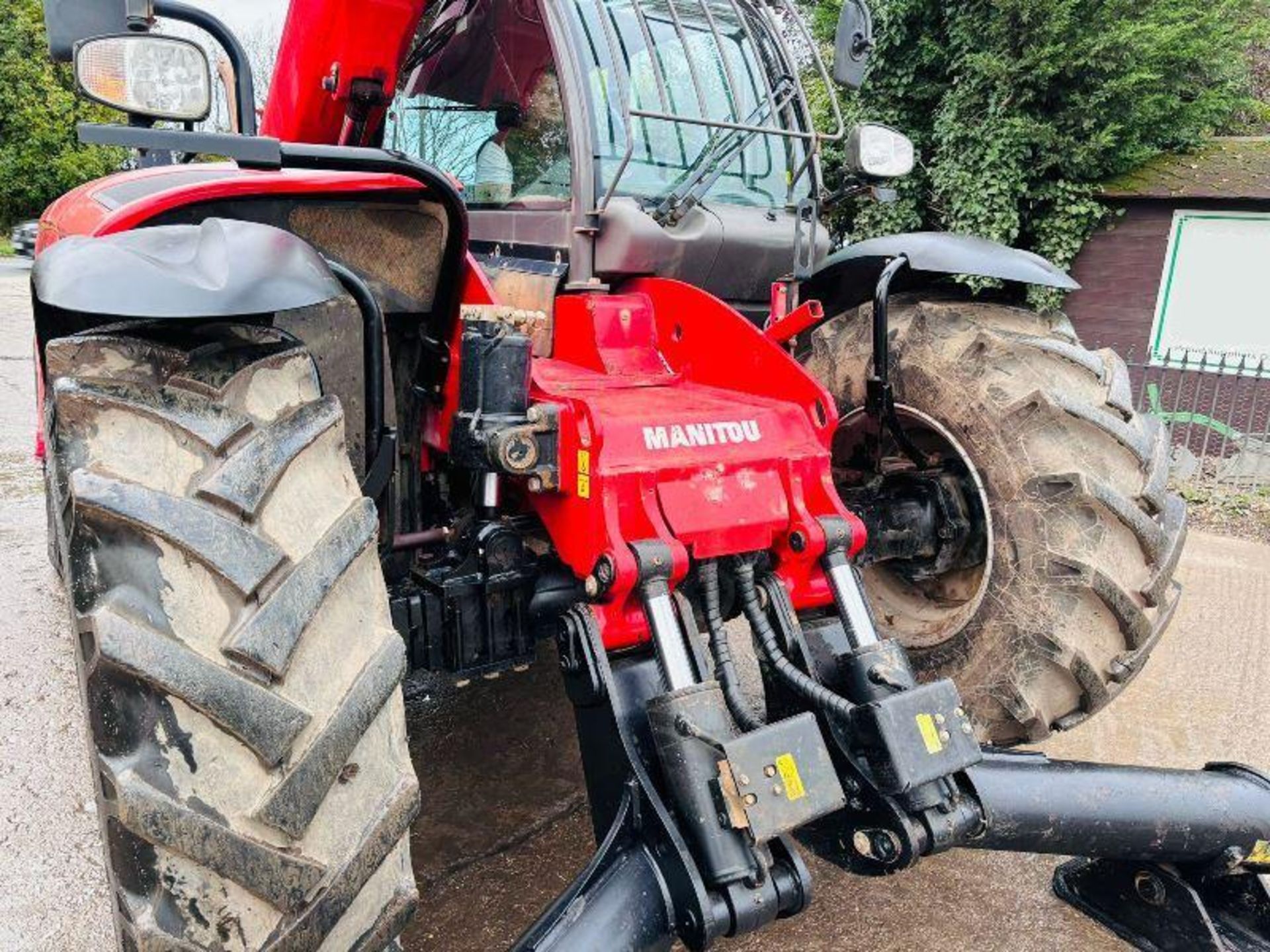 MANITOU MT1135 4WD TURBO TELEHANDLER *YEAR 2016* C/W PALLET TINES - Image 4 of 16