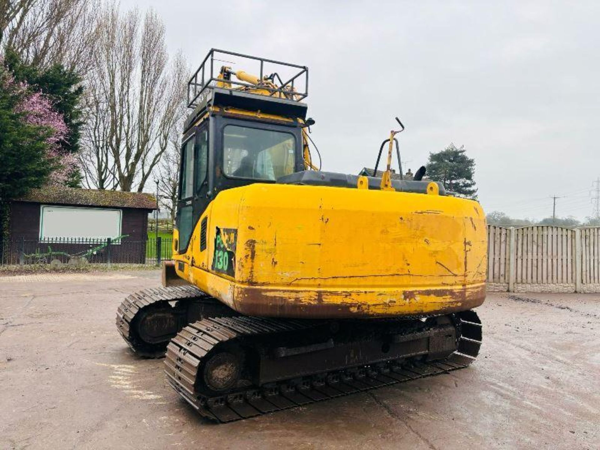 KOMATSU PC130 TRACKED EXCAVATOR C/W QUICK HITCH & BUCKET - Bild 4 aus 17