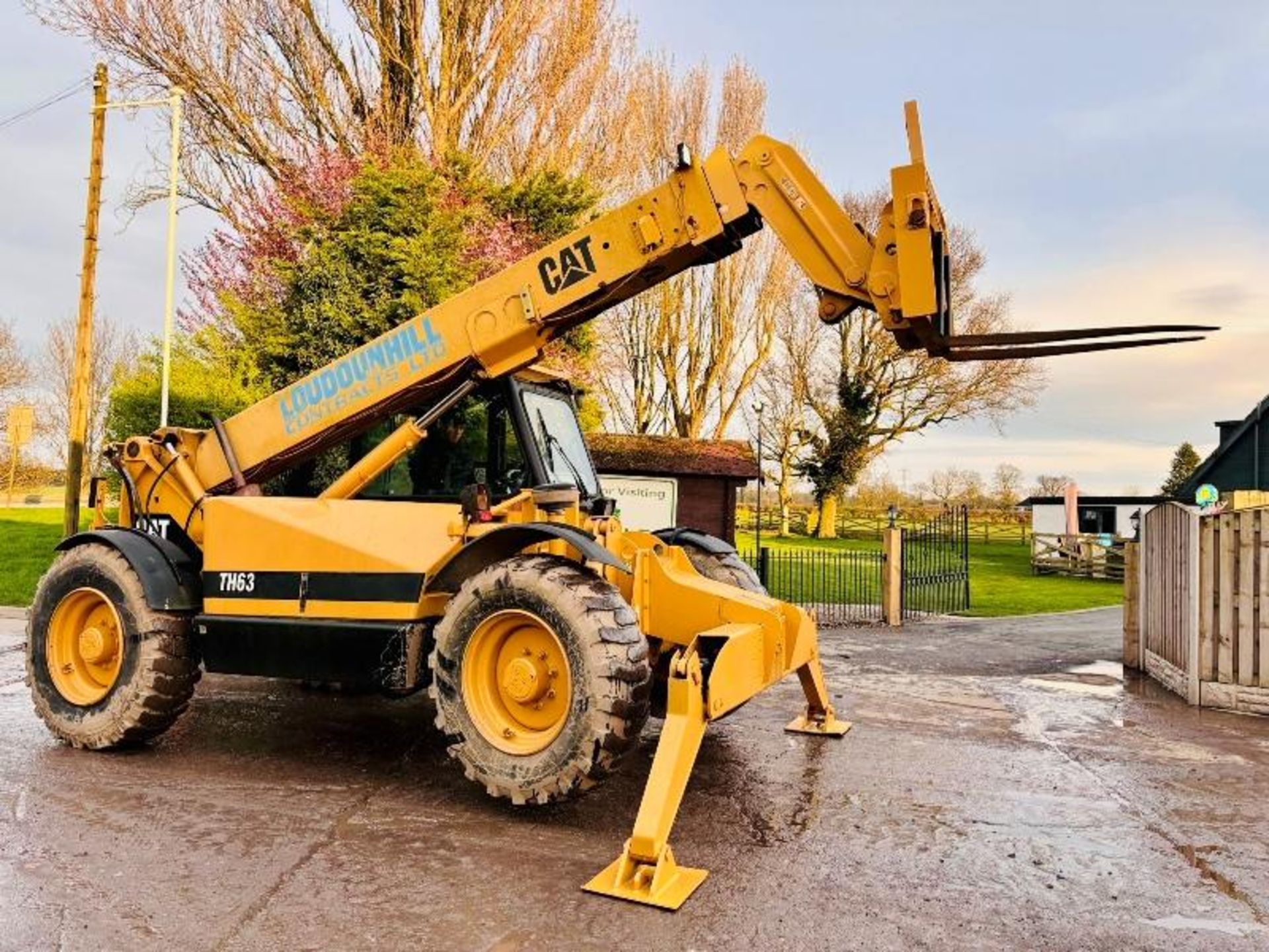 CATERPILLAR TH63 4WD TELEHANDLER C/W SWAY & PALLET TINES  - Image 11 of 18