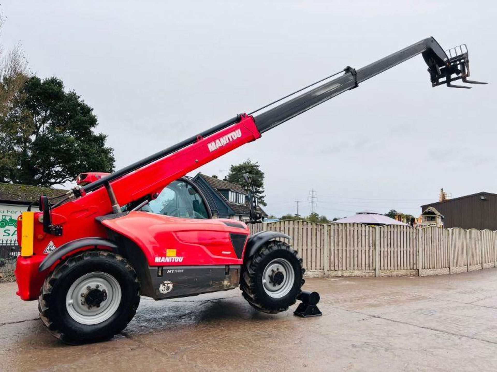 MANITOU MT1135 4WD TURBO TELEHANDLER *YEAR 2016* C/W PALLET TINES - Image 12 of 16