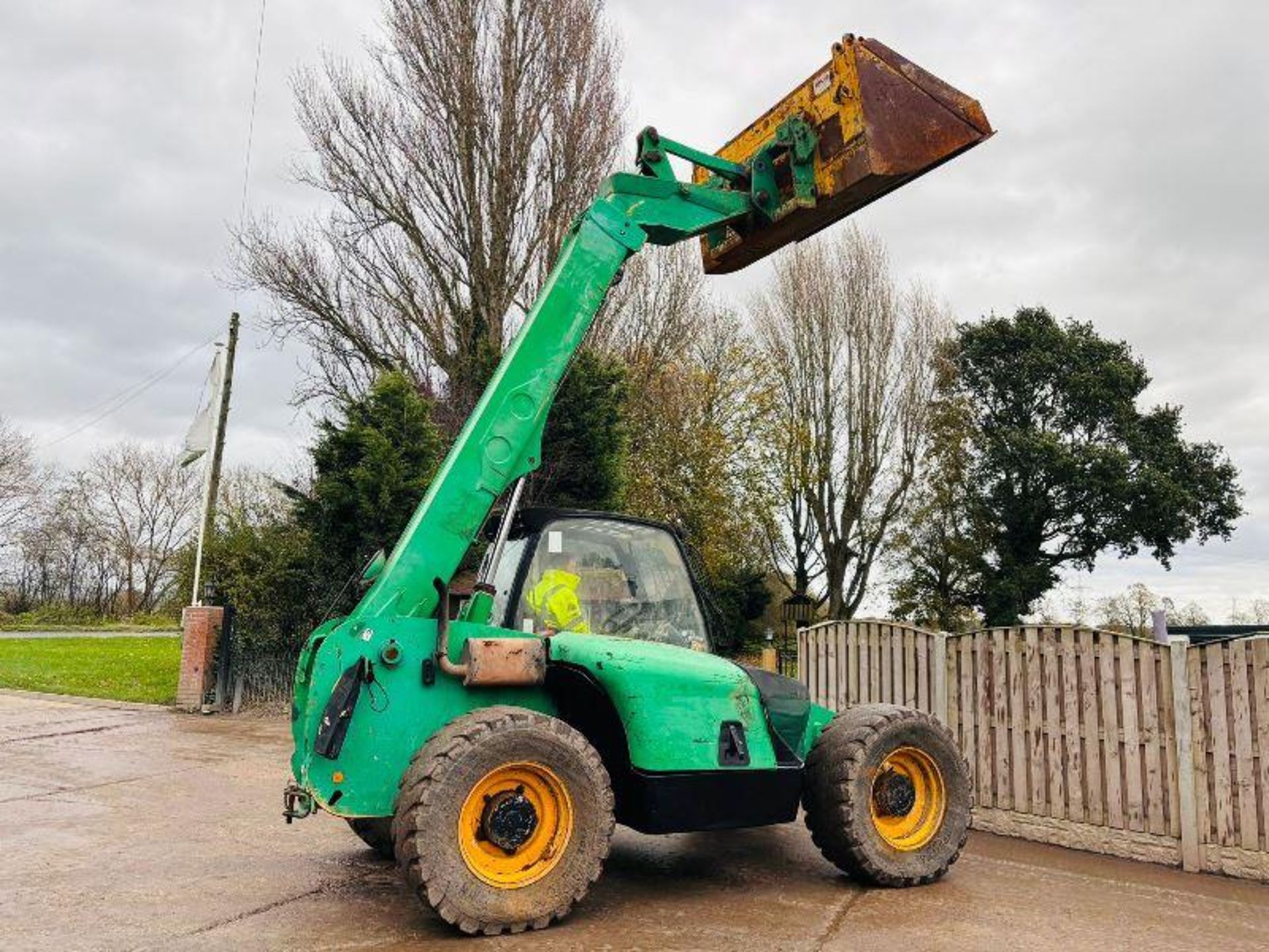 JCB 531-70 4WD TELEHANDLER C/W BUCKET. - Bild 13 aus 17