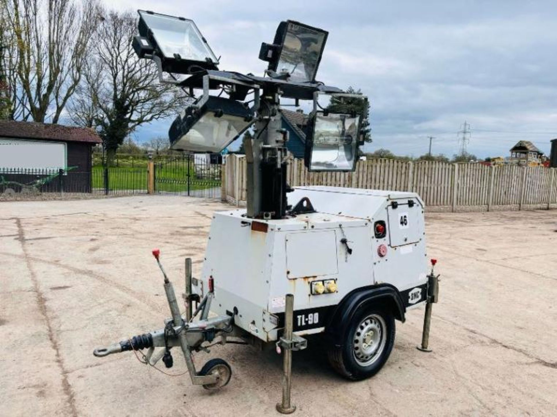 SMC TL-90 SINGLE AXLE TELESCOPIC LIGHTING TOWER C/W KUBOTA ENGINE 