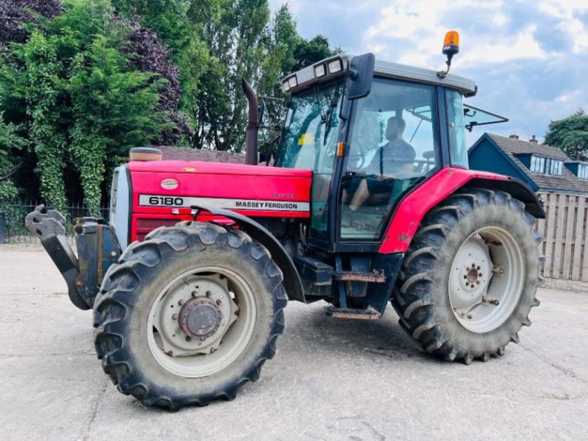 MASSEY FERGUSON 6180 4WD TRACTOR *5576 HOURS* C/W FRONT LINKAGE - Image 3 of 15