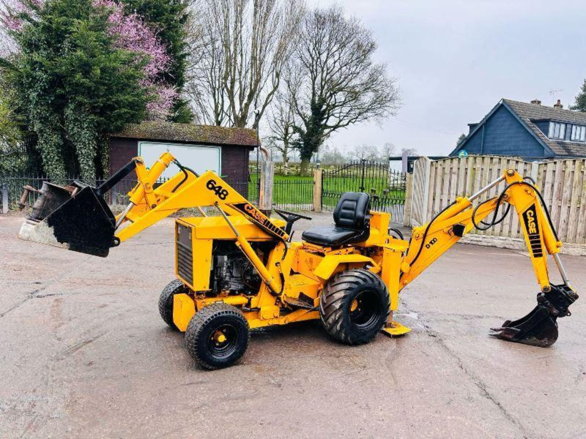 CASE 648 COMPACT BACKHOE DIGGER C/W 2 X BUCKETS - Image 7 of 16