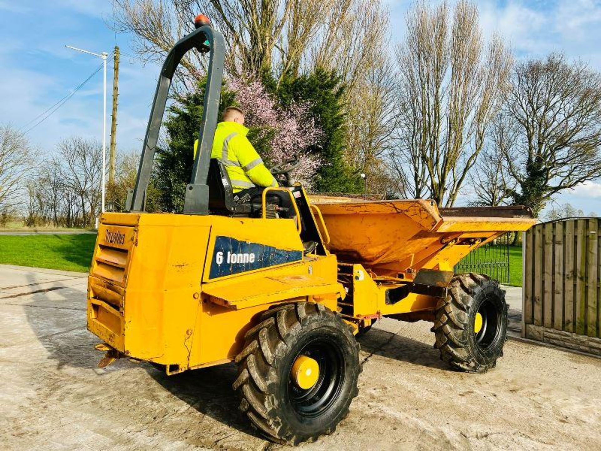 THWAITES 6 TON 4WD SWIVEL TIP DUMPER C/W PERKINS ENGINE - Bild 15 aus 19