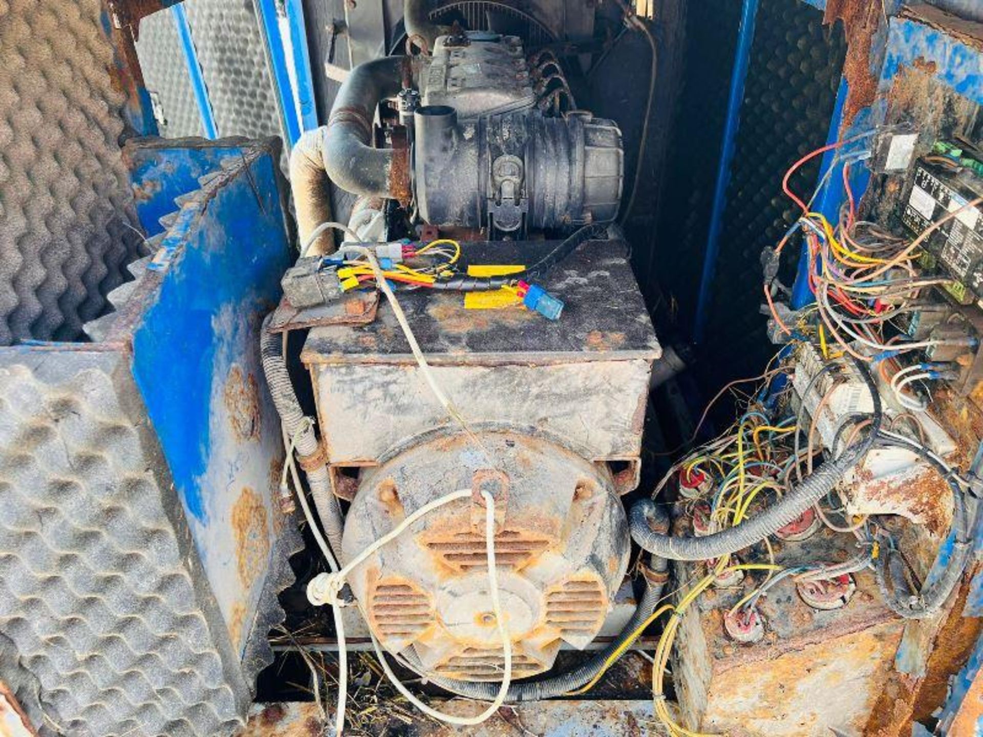 SUTTON EP20IST 23KVA GENERATOR C/W ISUZU ENGINE - Image 10 of 15