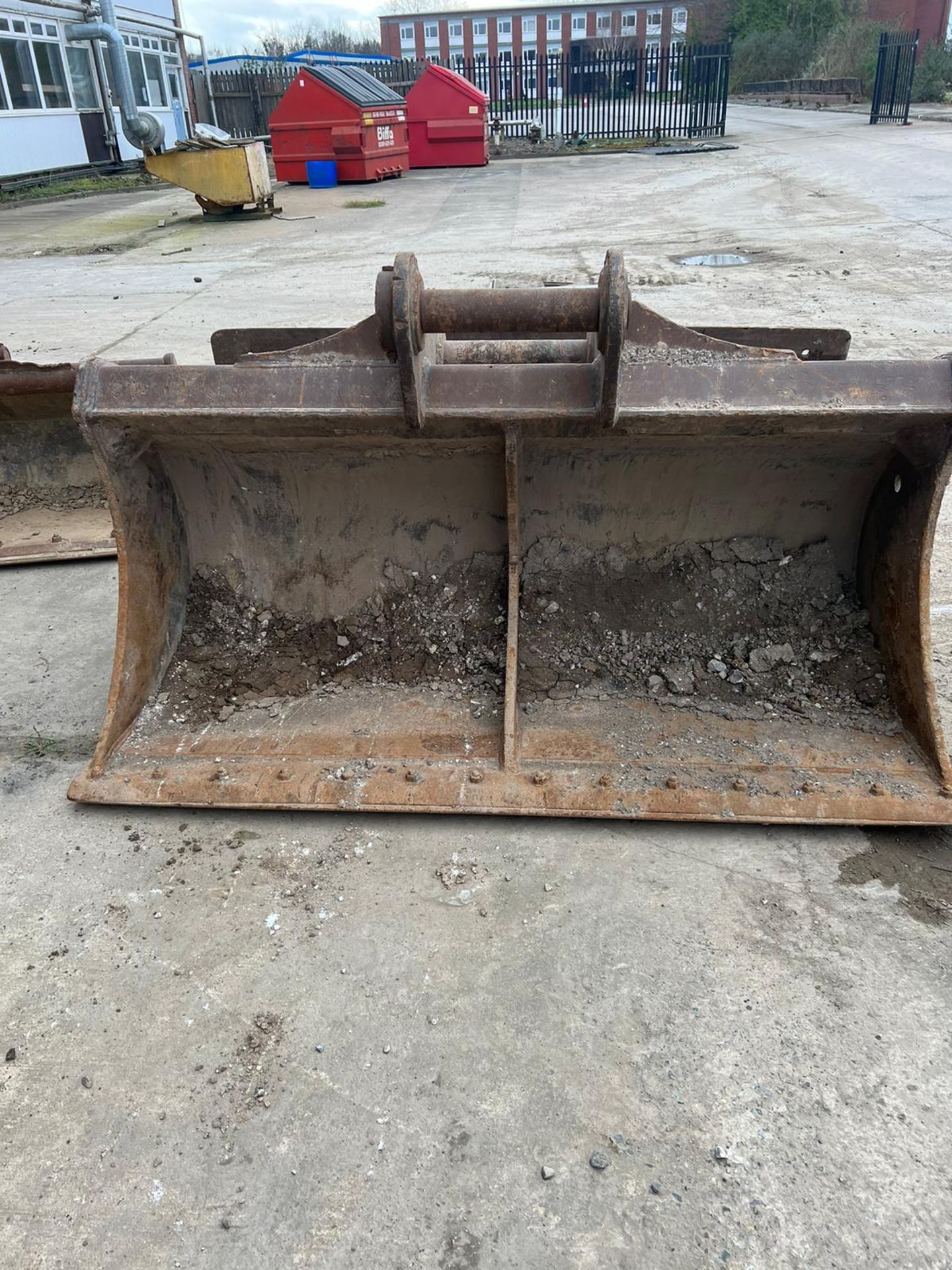 DIGGER BUCKET - 2050B, 510PG, 90 PINS