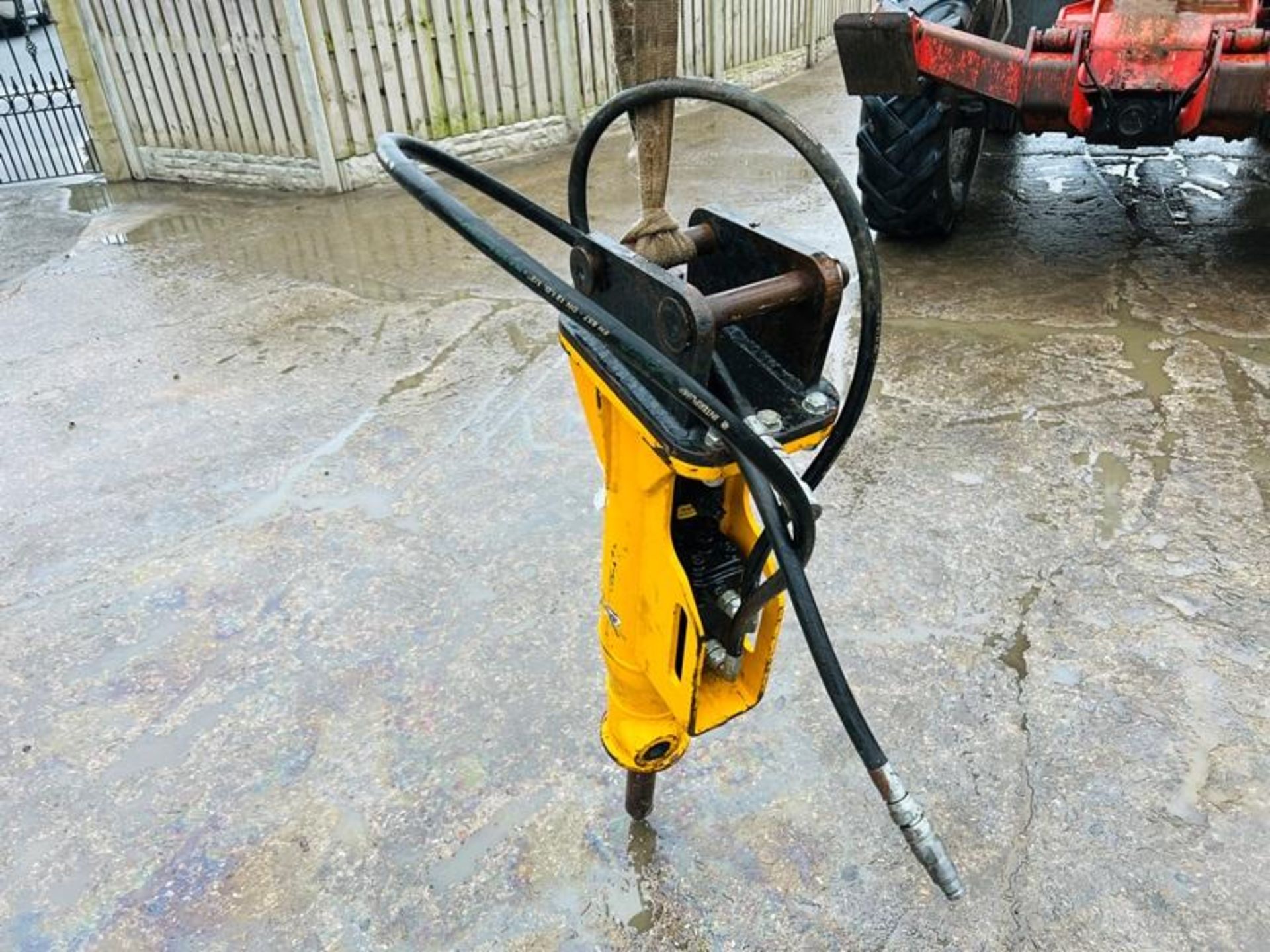 HYDRAULIC BREAKER TO SUIT 3 TON EXCAVATOR QUICK HITCH C/W PIPES - Bild 5 aus 6