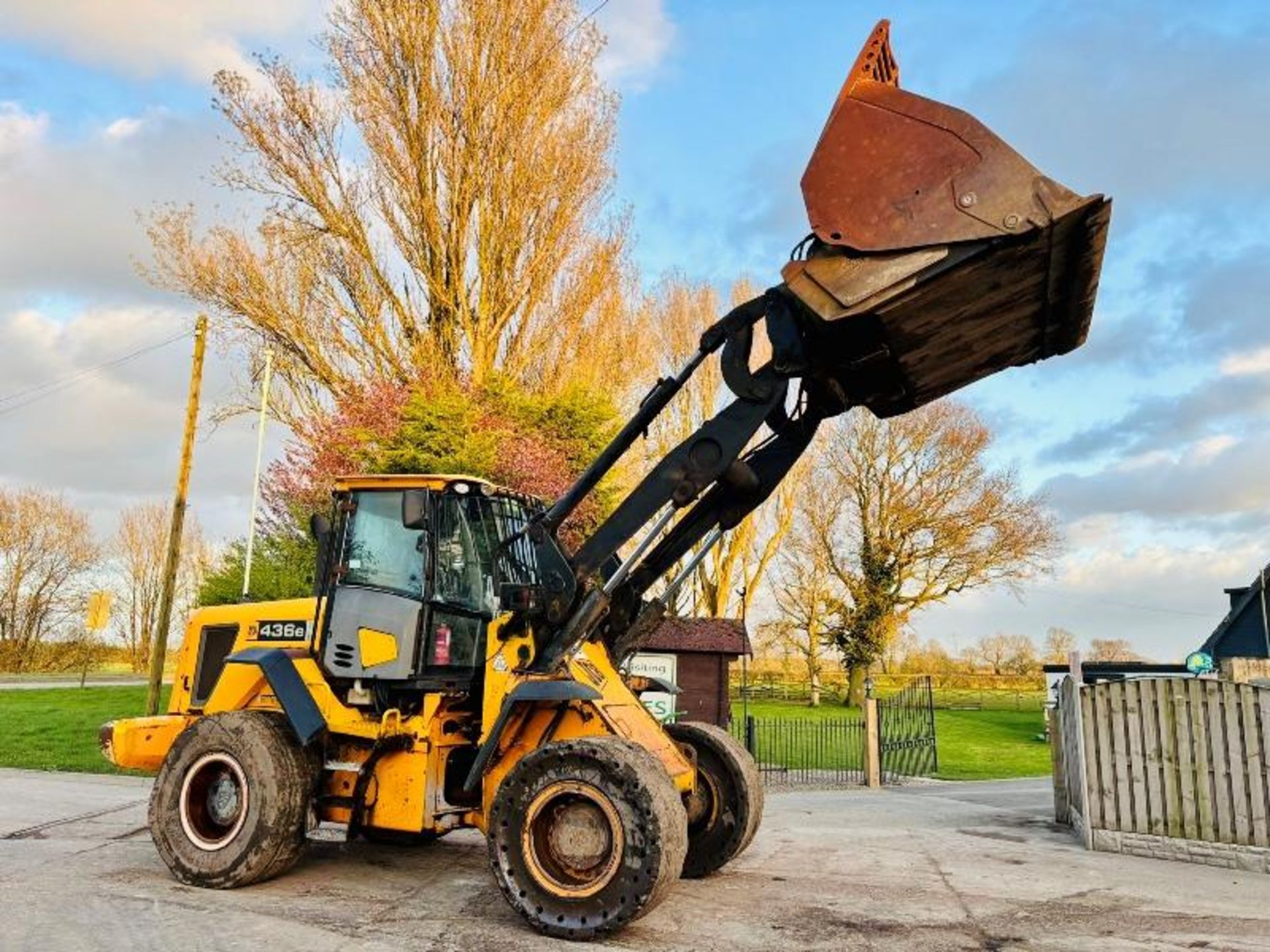 JCB 436E 4WD LOADING SHOVEL C/W TOE TIP BUCKET  - Bild 4 aus 15