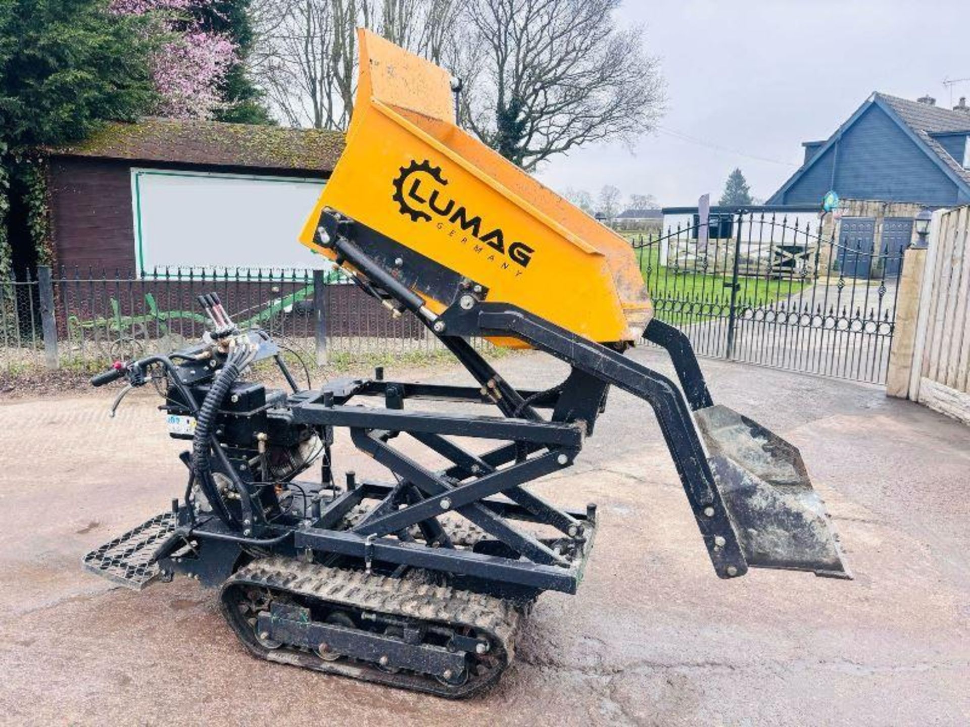 LUMAG SELF LOADING TRACKED PEDESTRIAN HIGH TIP DUMPER C/W RUBBER TRACKS - Image 13 of 16