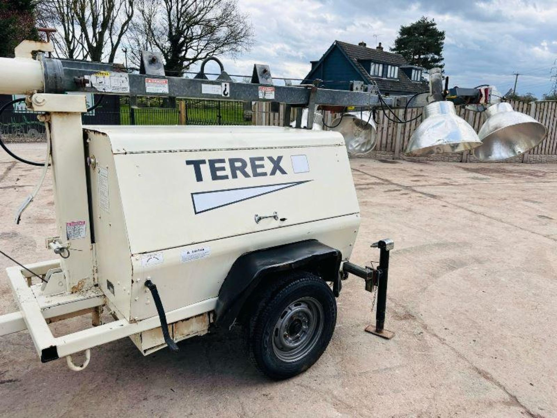 TEREX 4050D SINGLE AXLE TELESCOPIC LIGHTING TOWER C/W KUBOTA ENGINE - Image 6 of 15