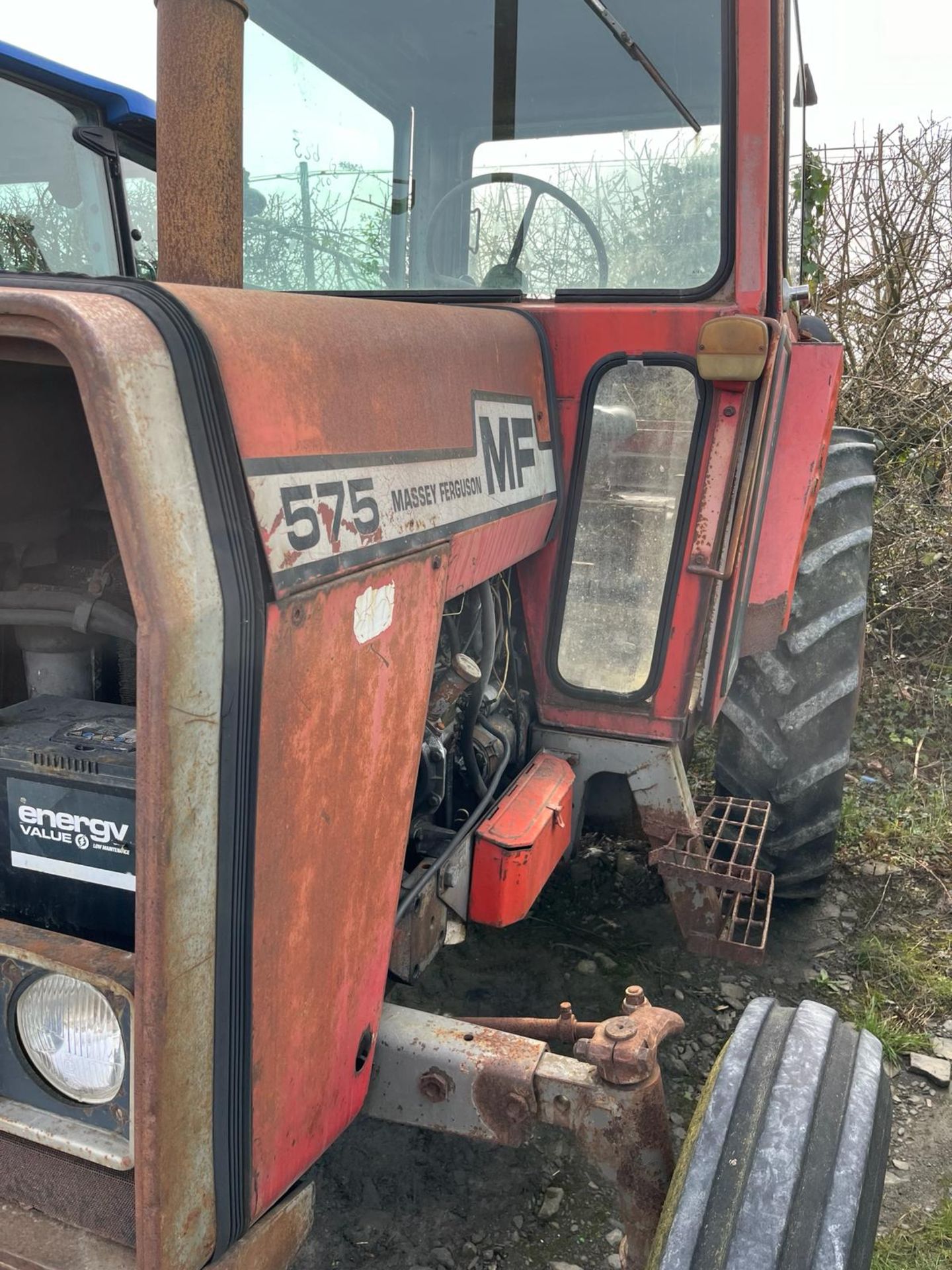 MASSEY FERGUSON 575 TRACTOR - Image 7 of 10