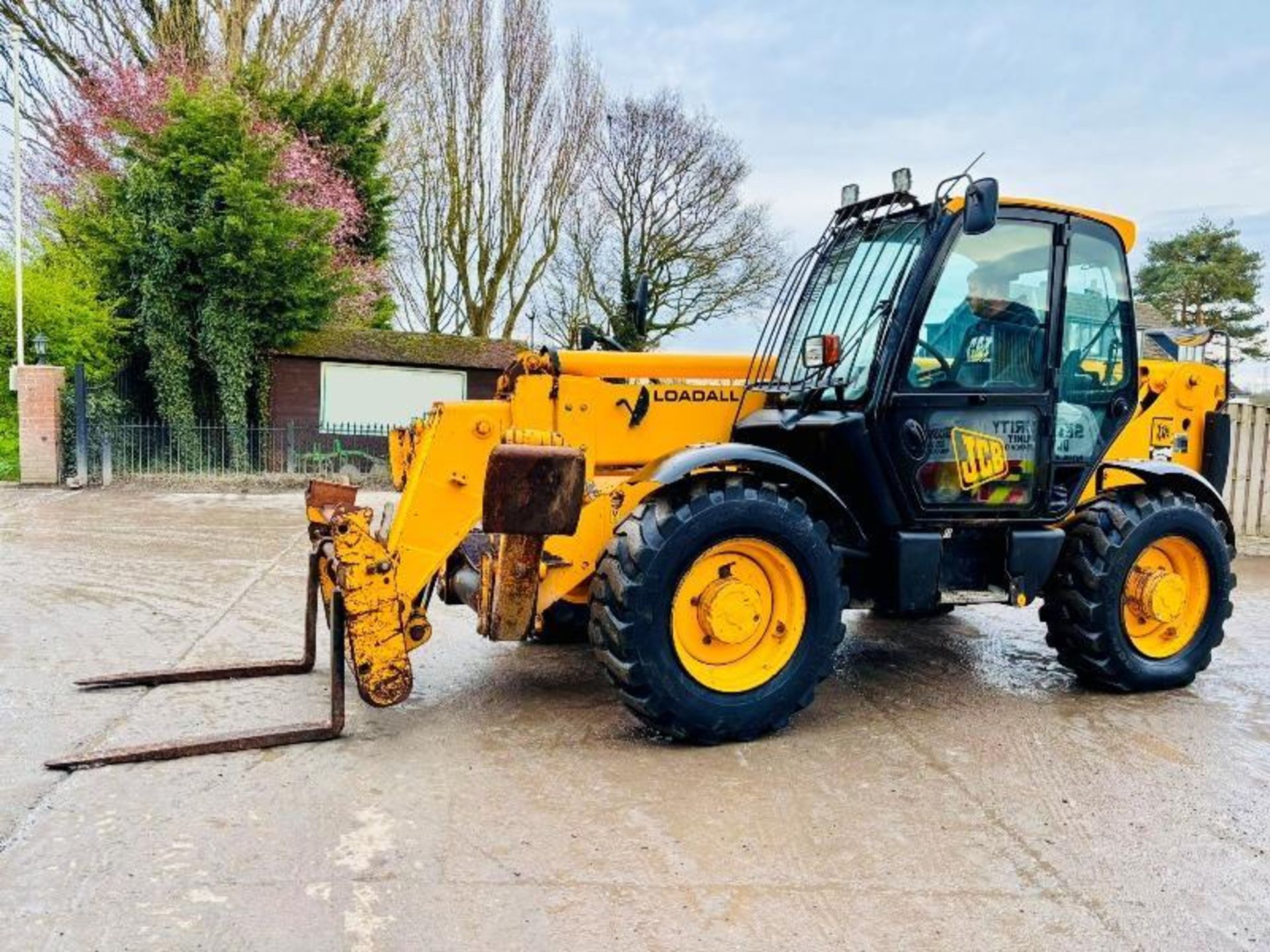 JCB 535-125 4WD TELEHANDLER *12.5 METER REACH* C/W PALLET TINES