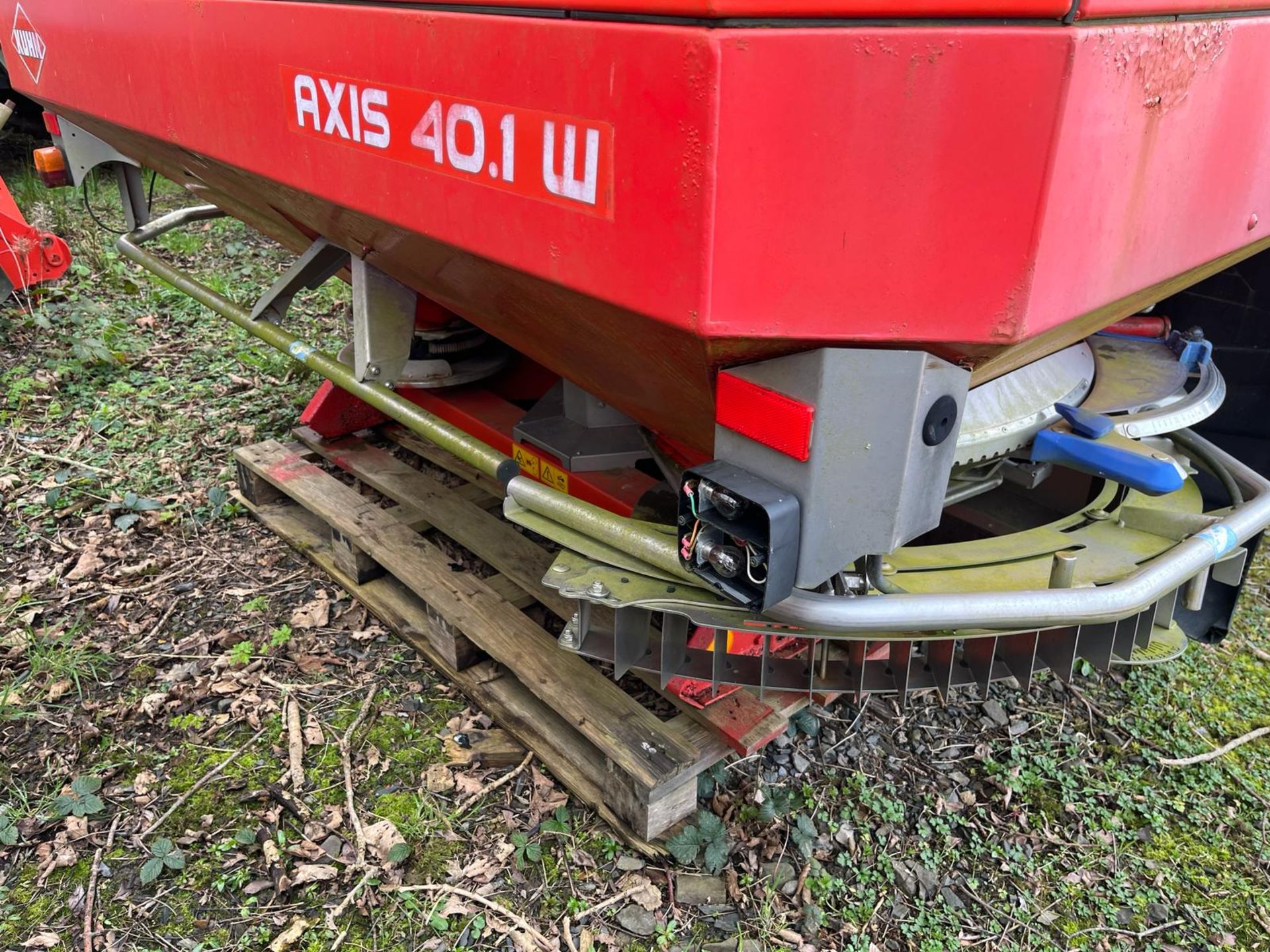 2012 KUHN 40.1 W FERTILISER SPREADER  - Image 5 of 8