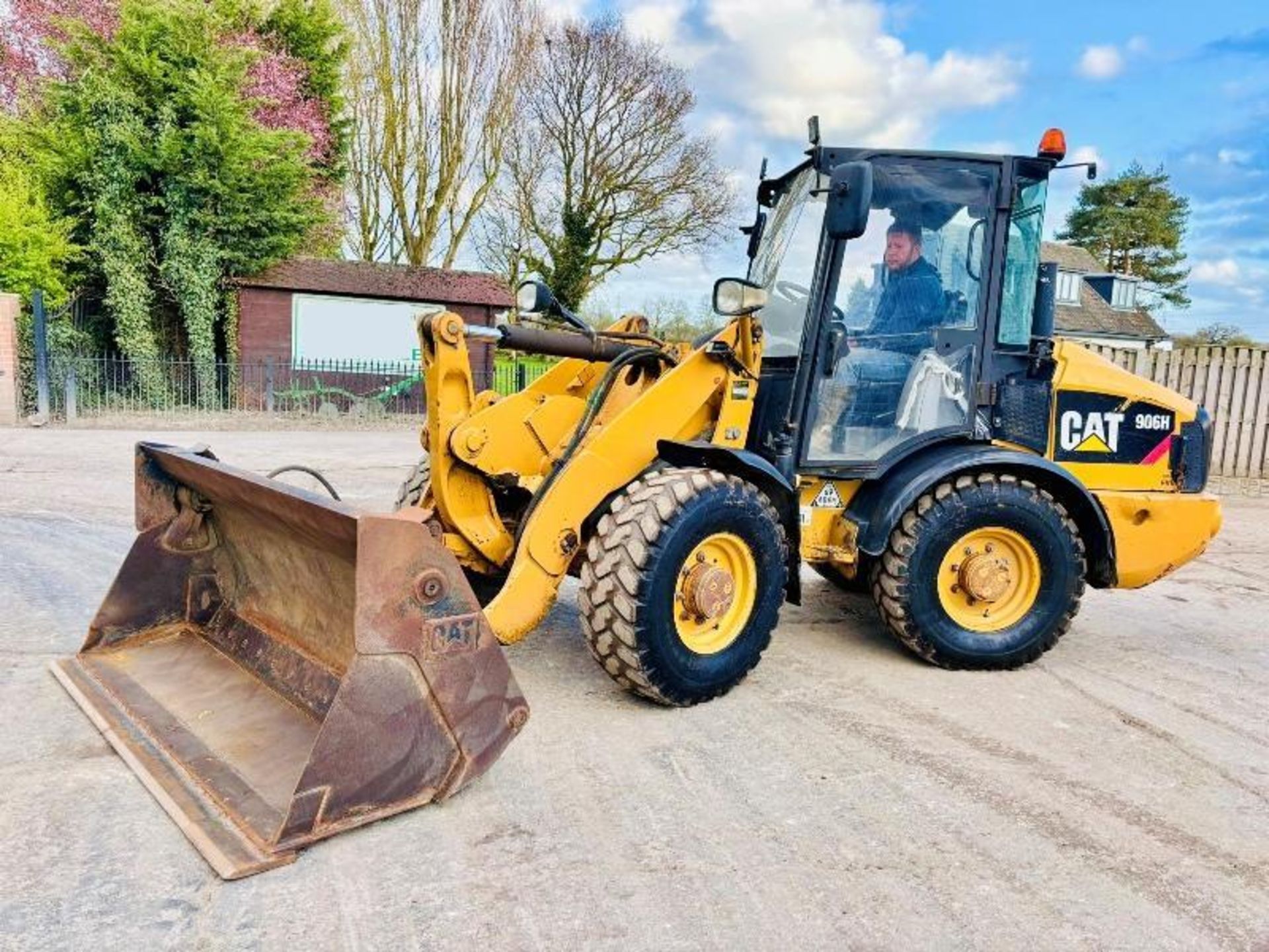 CATERPILLAR 906H LOADING SHOVEL C/W THREE IN ONE BUCKET  - Image 16 of 18