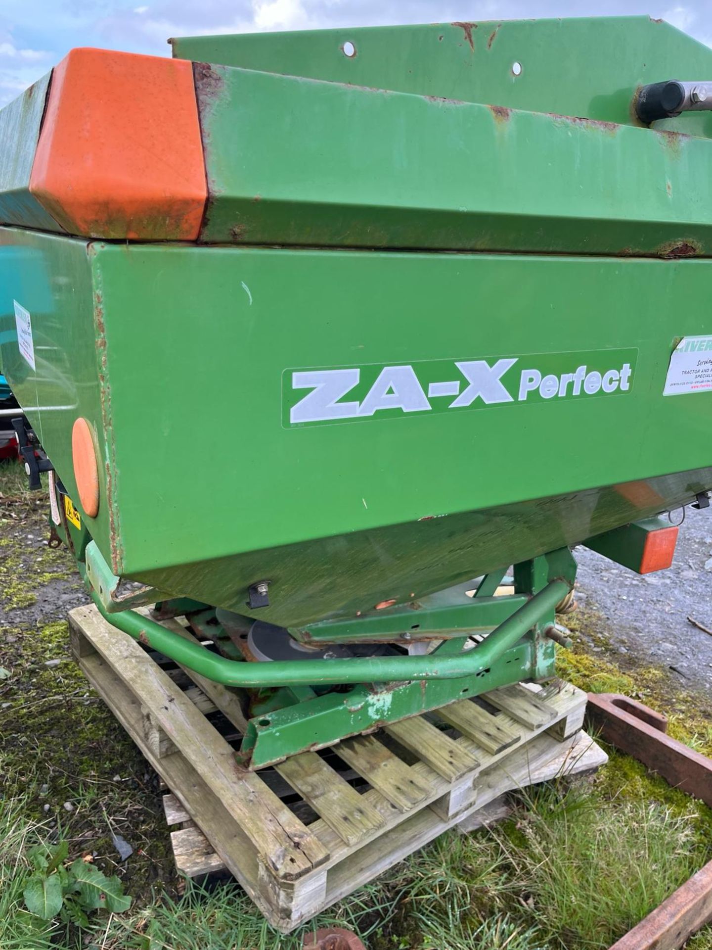 2013 AMAZON ZA X PERFECT FERTILISER SPREADER  - Image 3 of 6