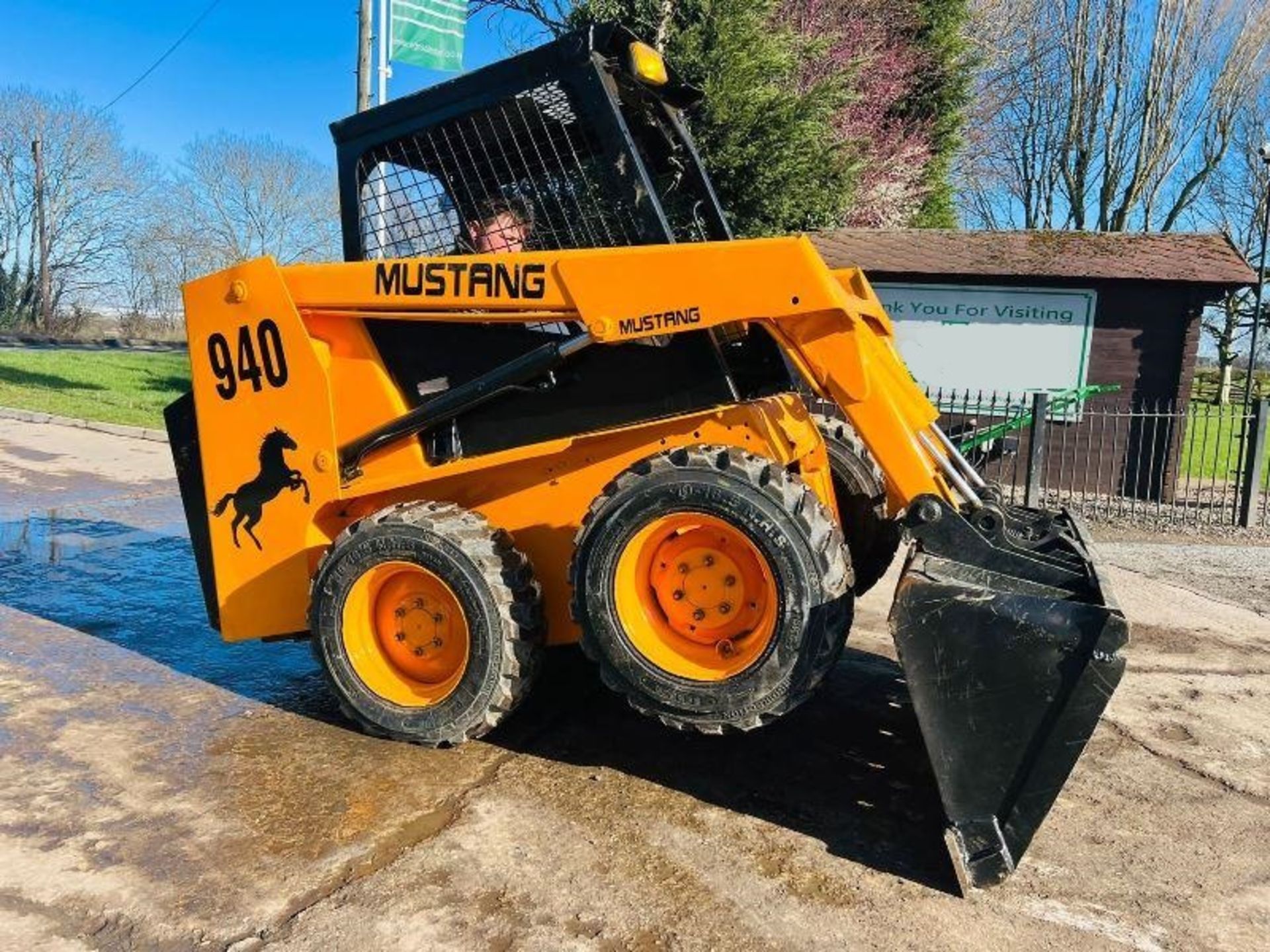 MUSTANG 940 4WD SKIDSTEER C/W BUCKET. - Bild 7 aus 11