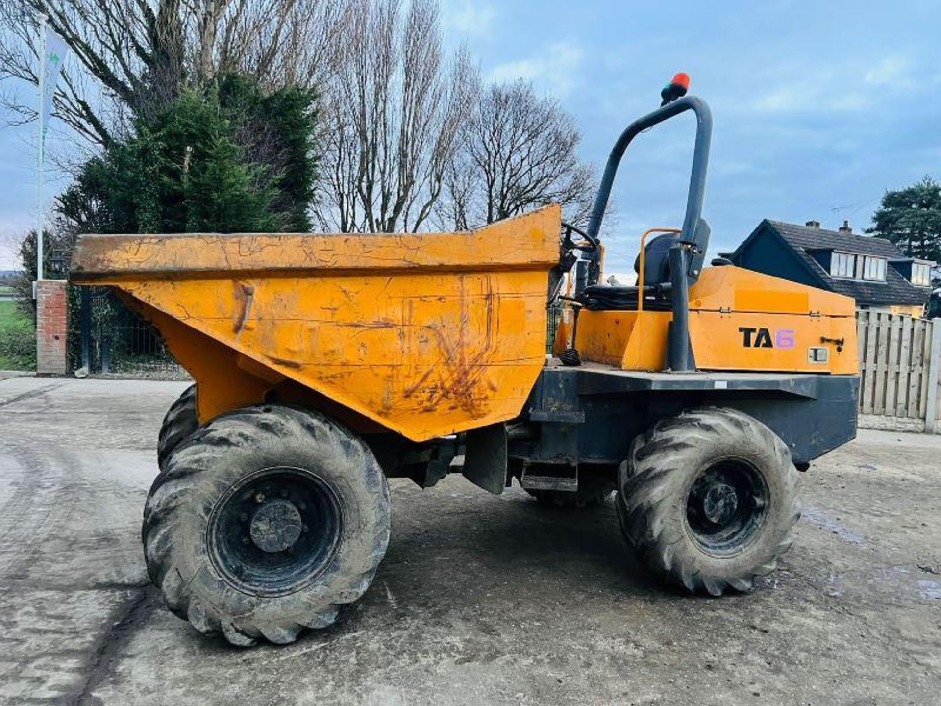 TEREX TA6 4WD DUMPER * YEAR 2015 * C/W ROLE BAR - Image 4 of 12