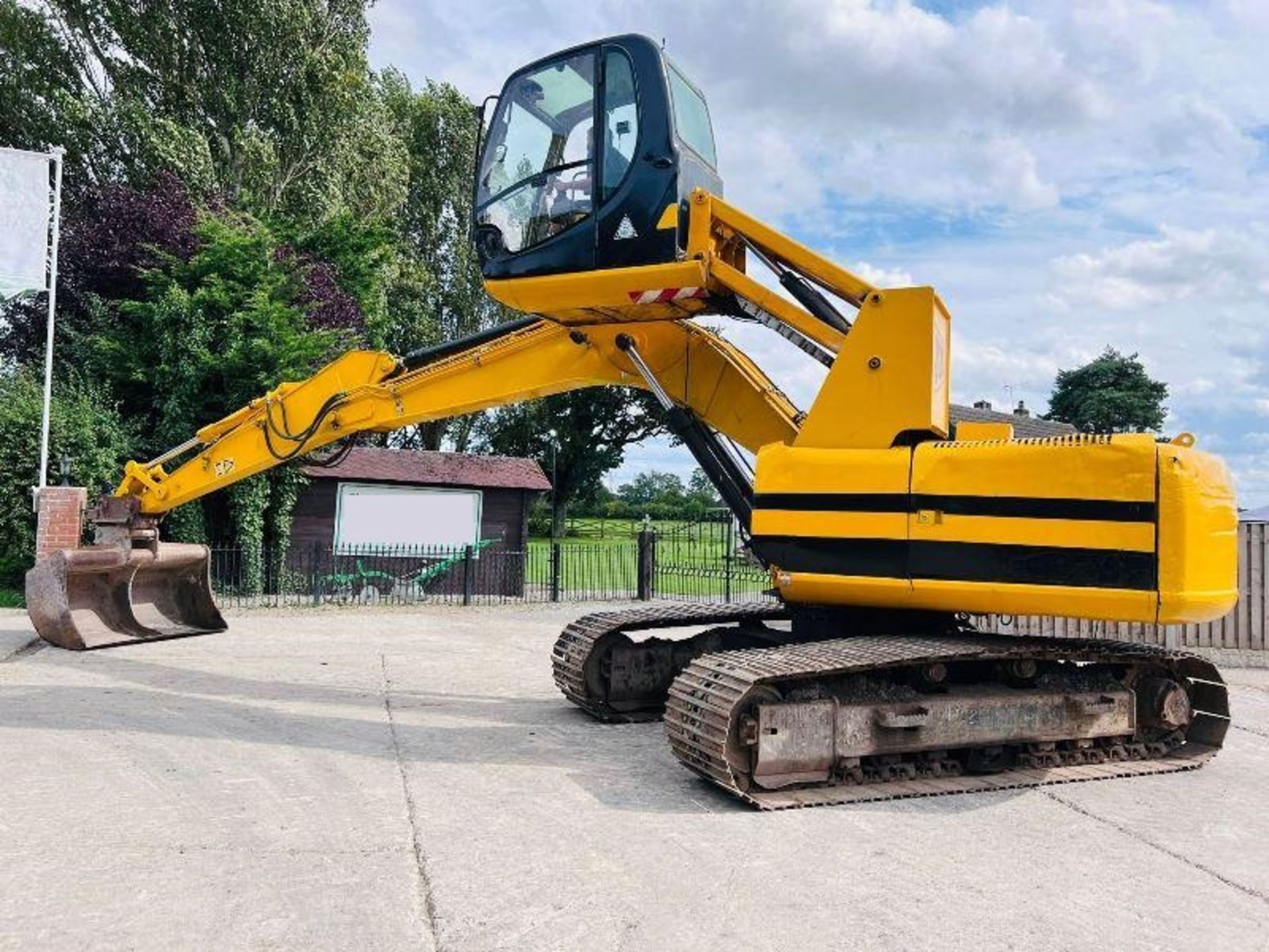 JCB JS160 HIGH RISE CABIN TRACKED EXCAVATOR *YEAR 2010* C/W QUICK HITCH