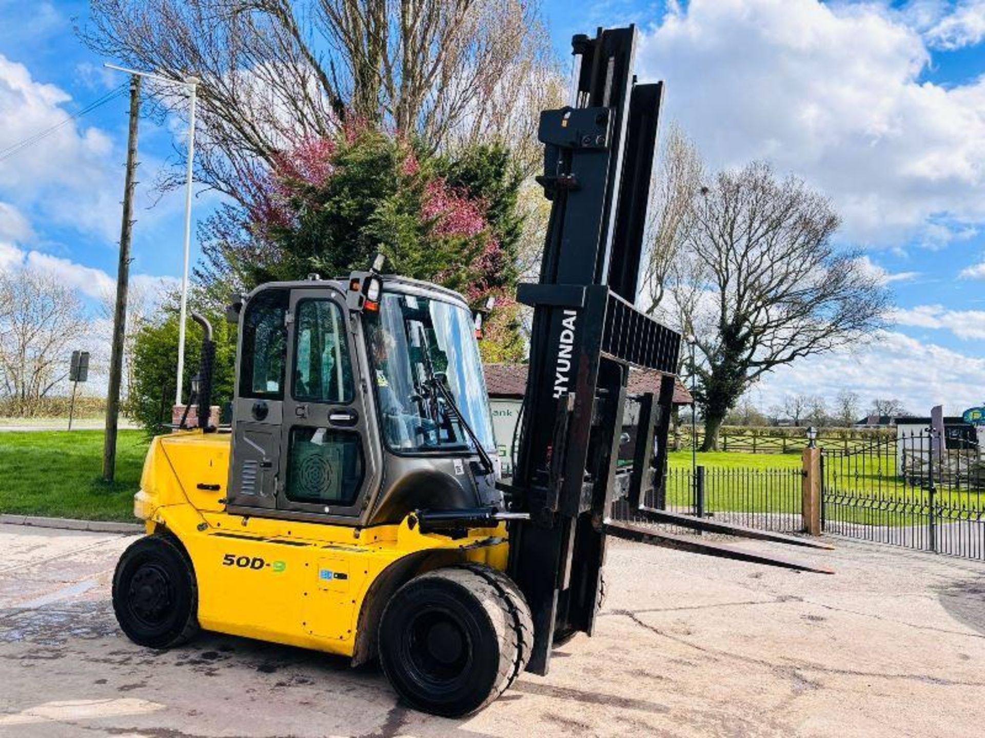 HYUNDAI 50D-9 DIESEL FORKLIFT *YEAR 2016, 5 TON LIFT* C/W SIDE SHIFT 