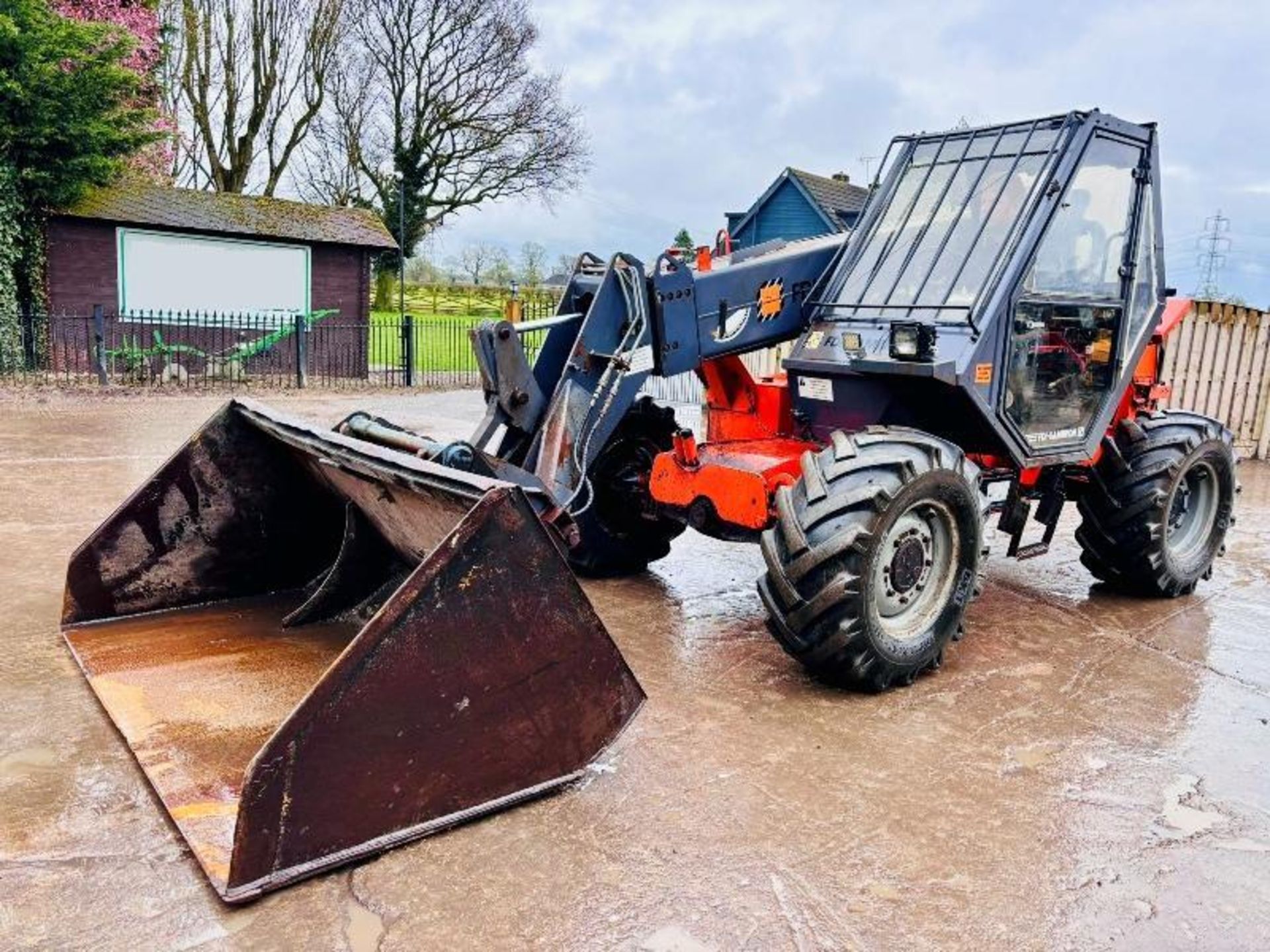 SAMBRON T3065 AGRISCOPIC 4WD TELEHANDLER C/W BUCKET - Bild 2 aus 15