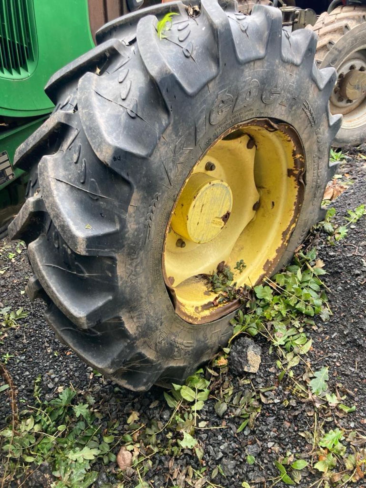 2010 JOHN DEERE 5090M TRACTOR - Bild 5 aus 8