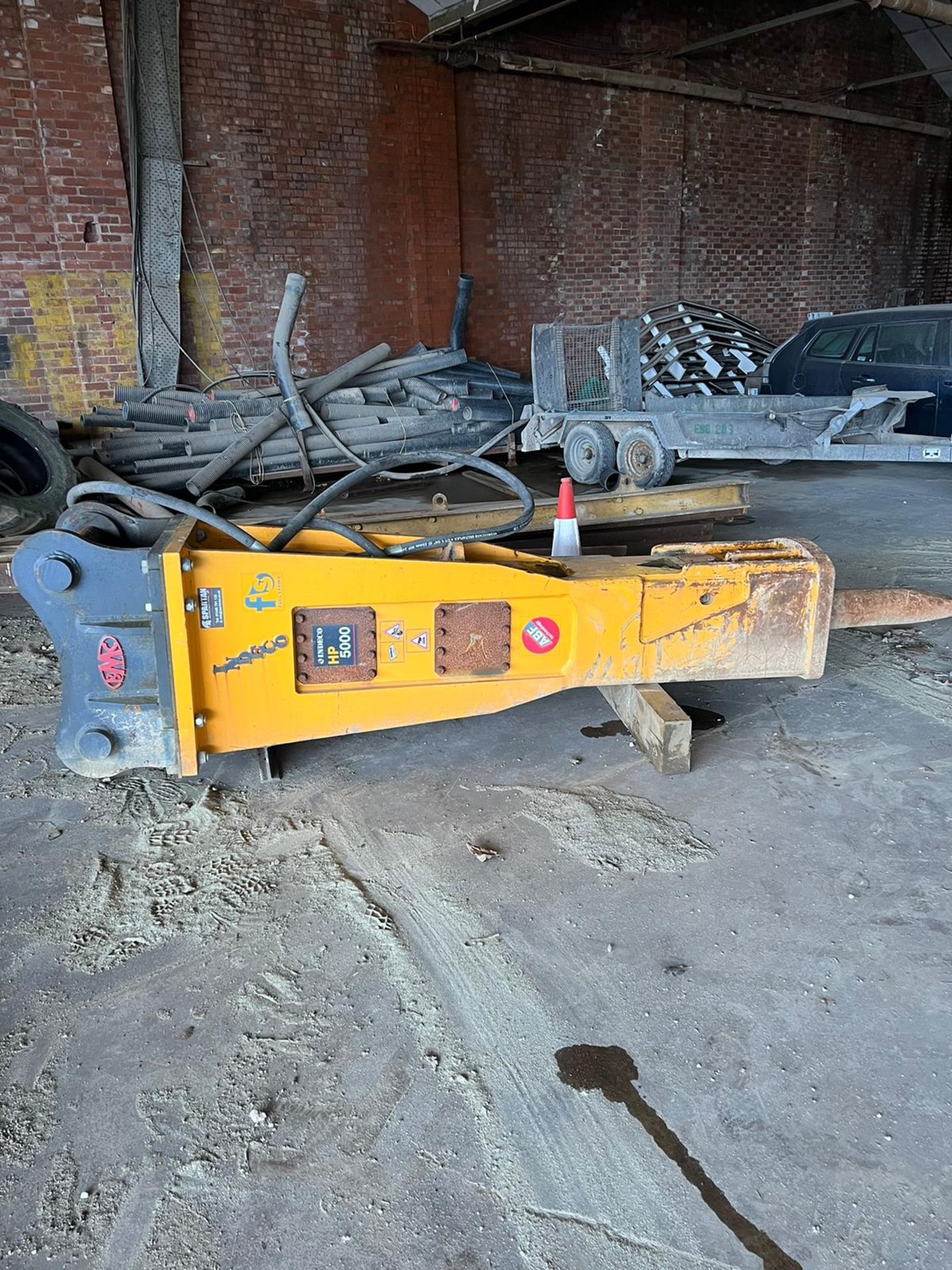 INDECO HAMMER 40 TON BREAKER - VERY LITTLE USE - 2021 YEAR