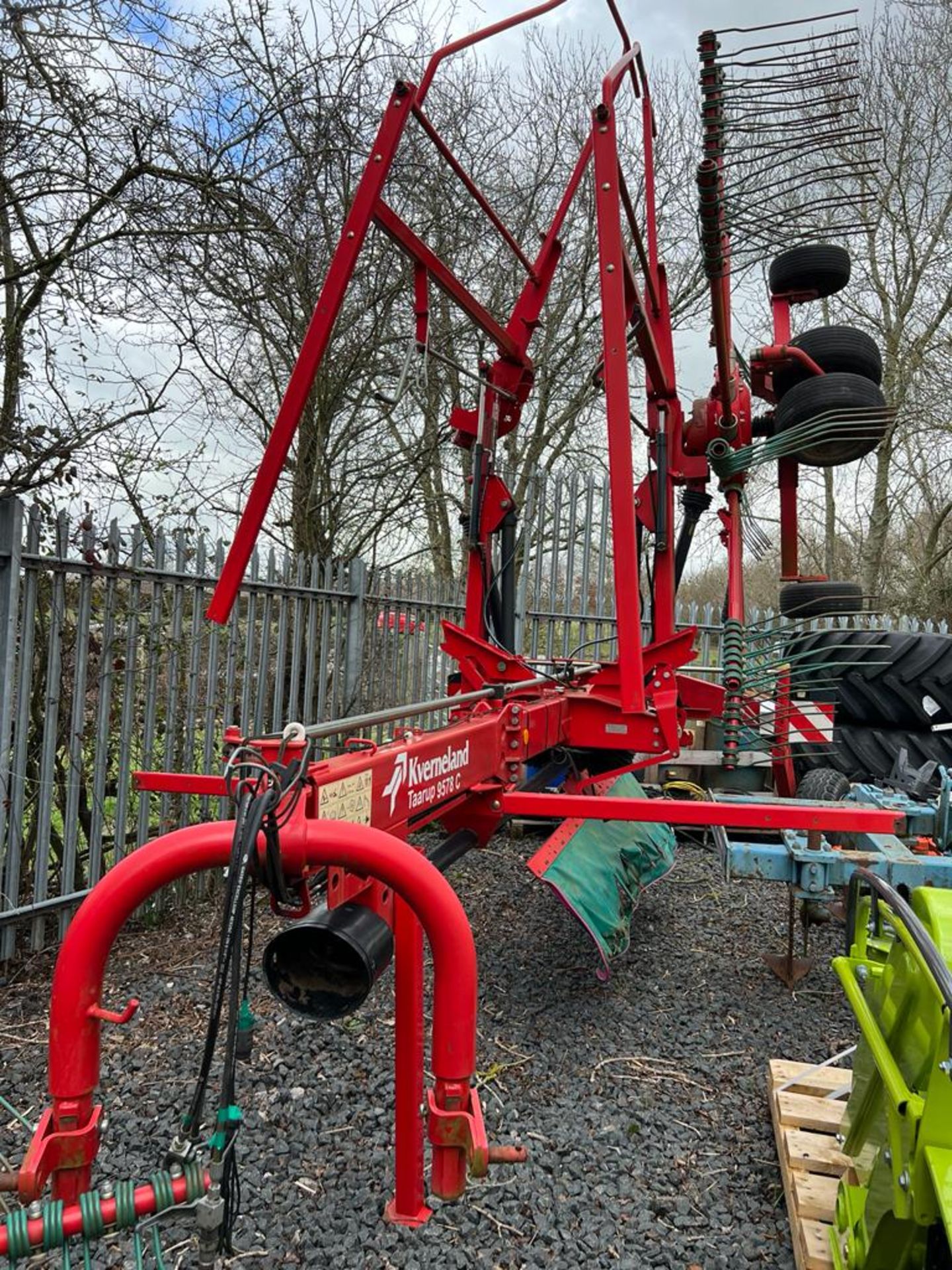 VC00017 Information from the seller: 2009 KRM L2PLUS FERTILISER ...