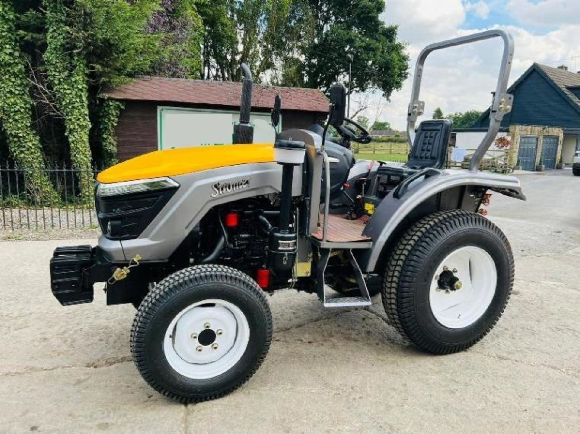 BRAND NEW SIROMER 254 4WD TRACTOR YEAR 2023 C/W TURF TYRES - Image 2 of 14