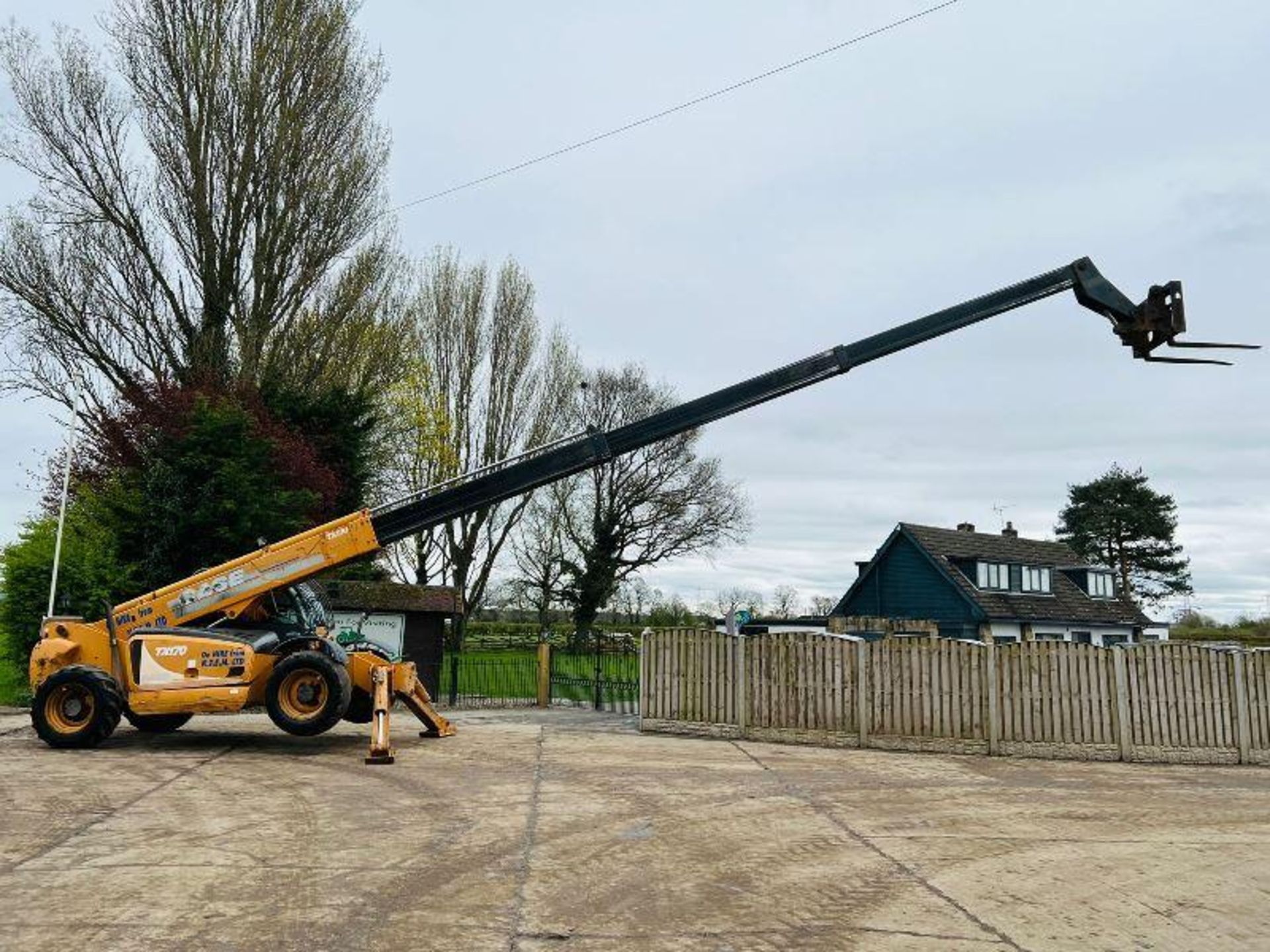 CASE TX170 4WD TELEHANDLER *17 METER REACH* C/W PALLET TINES  - Image 10 of 20