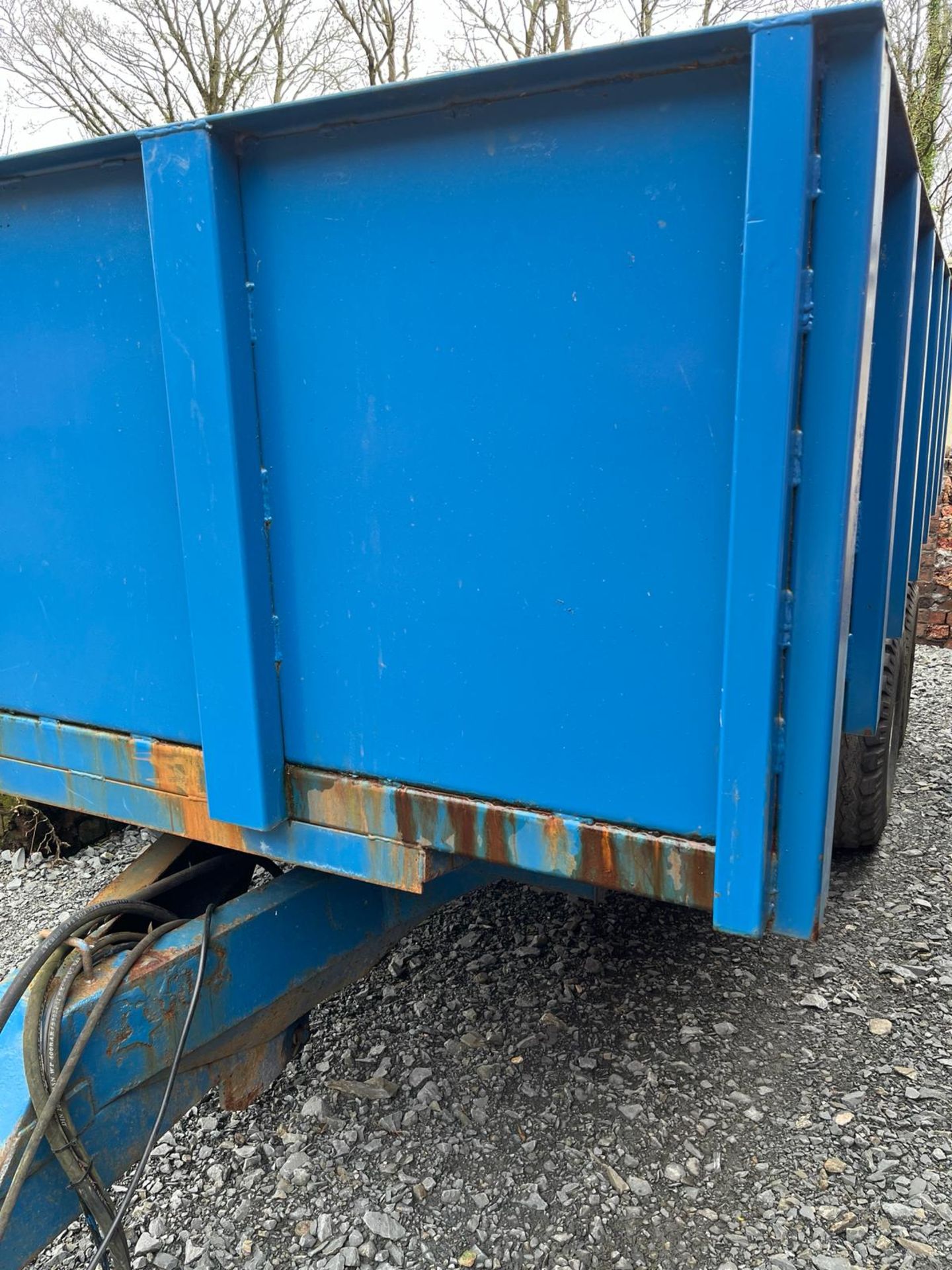 8 TONS DUMP TRAILER