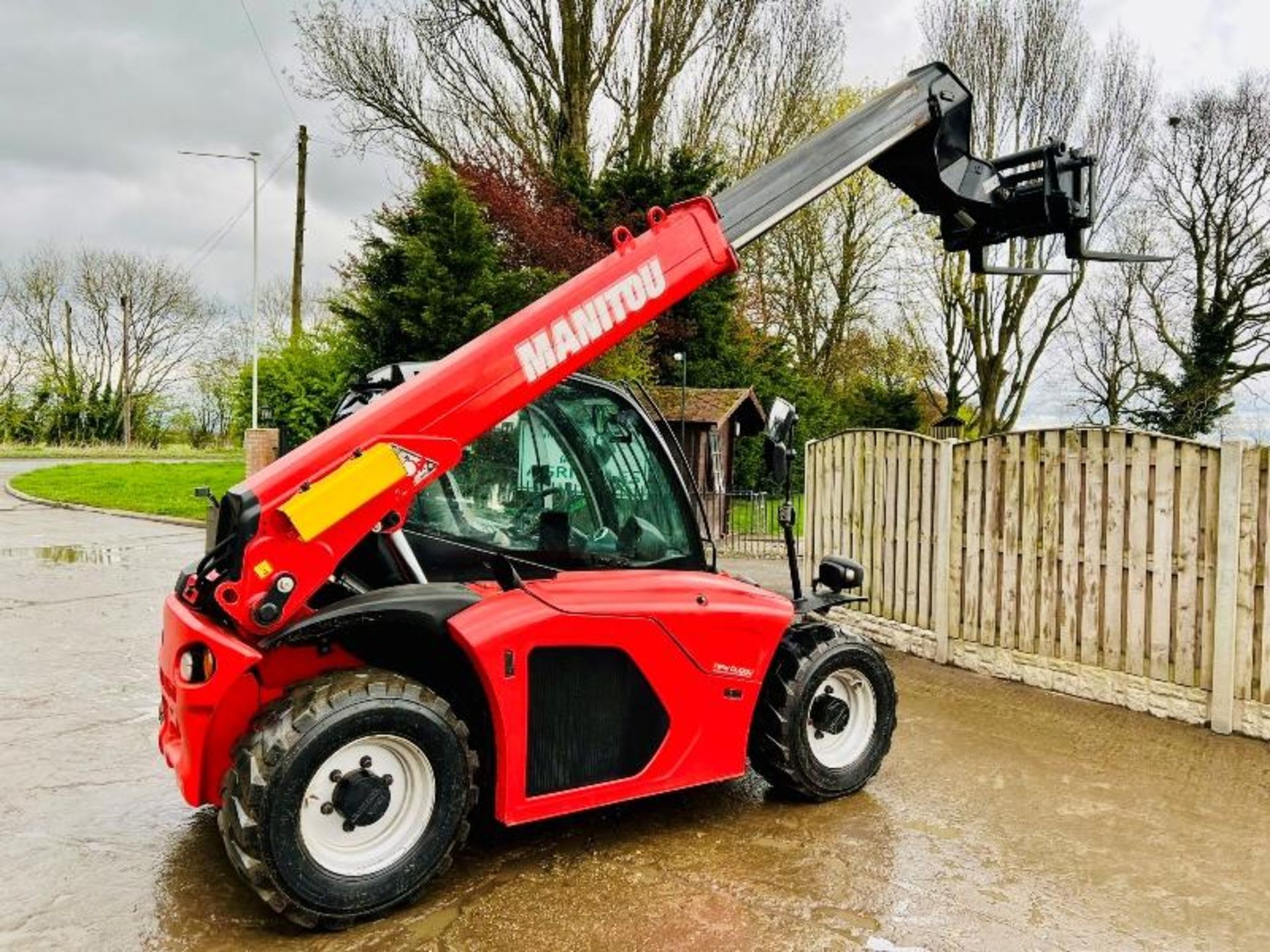 MANITOU MT420 COMFORT TURBO 4WD TELEHANDLER *YEAR 2018* C/W PALLET TINES  - Image 8 of 17