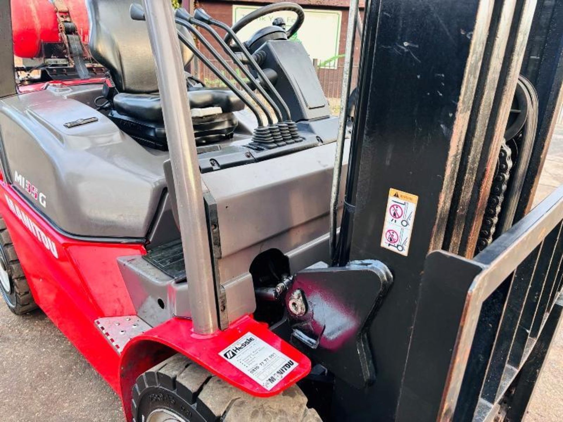 MANITOU MI35G CONTAINER SPEC FORKLIFT *YEAR 2016, 2070 HOURS* C/W SIDE SHIFT - Image 16 of 18