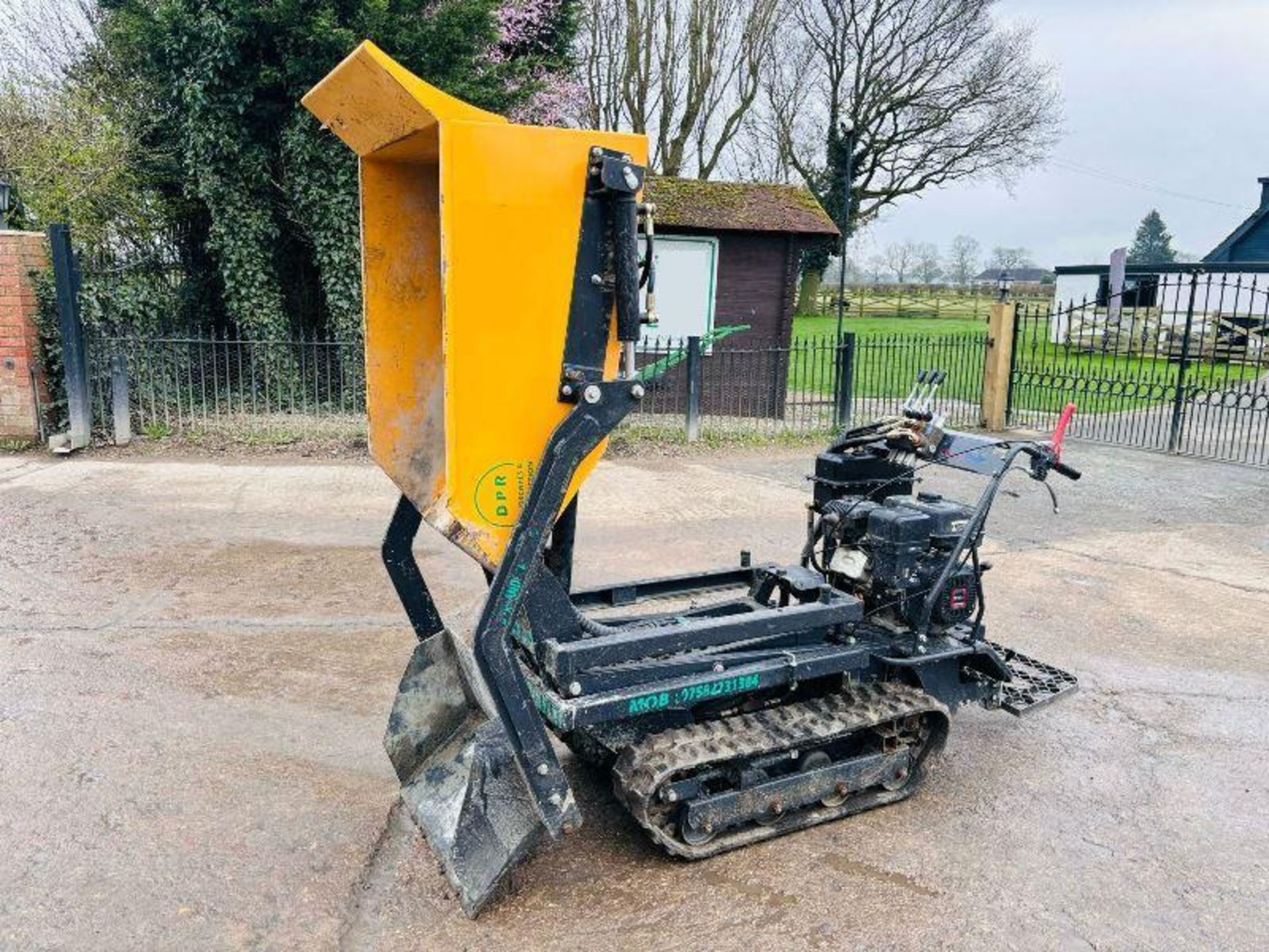 LUMAG SELF LOADING TRACKED PEDESTRIAN HIGH TIP DUMPER C/W RUBBER TRACKS - Image 4 of 16