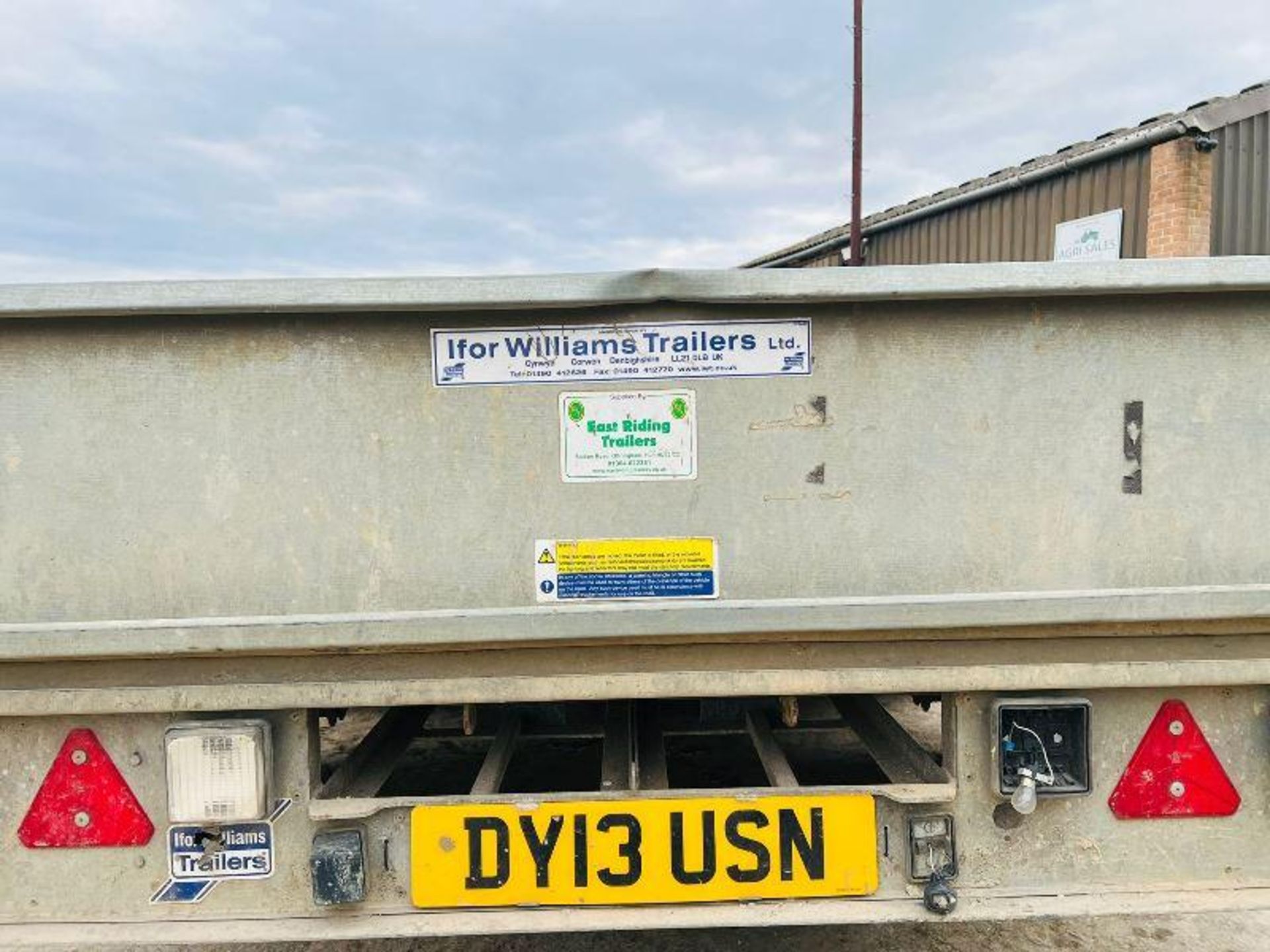 IFOR WILLIAMS TWIN AXLE DROP SIDE TRAILER *YEAR 2020* C/W LOADING RAMPS   - Image 2 of 10